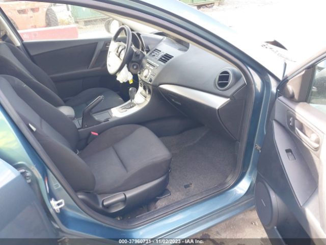 Photo 4 VIN: JM1BL1VG6B1481154 - MAZDA MAZDA3 