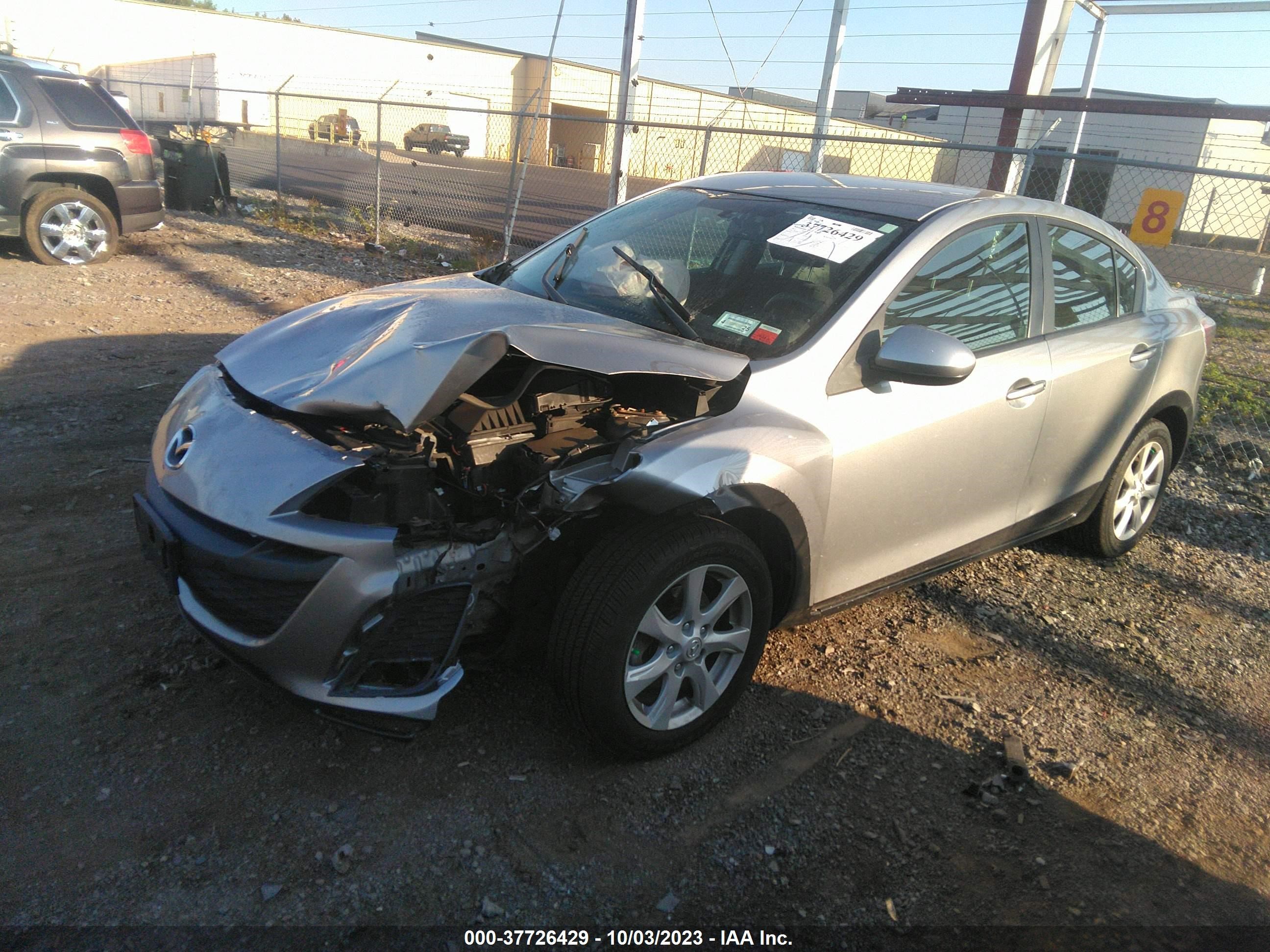 Photo 1 VIN: JM1BL1VG9B1447130 - MAZDA 3 