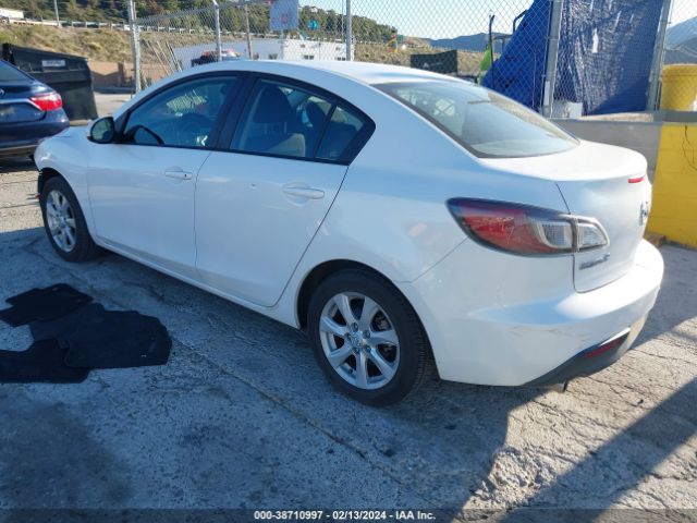 Photo 2 VIN: JM1BL1VGXB1367349 - MAZDA MAZDA3 