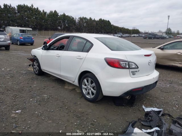 Photo 2 VIN: JM1BL1VGXB1482565 - MAZDA MAZDA3 