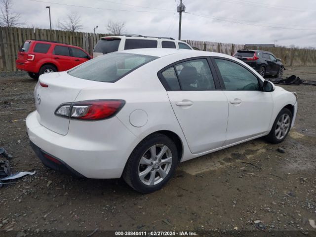 Photo 3 VIN: JM1BL1VGXB1482565 - MAZDA MAZDA3 