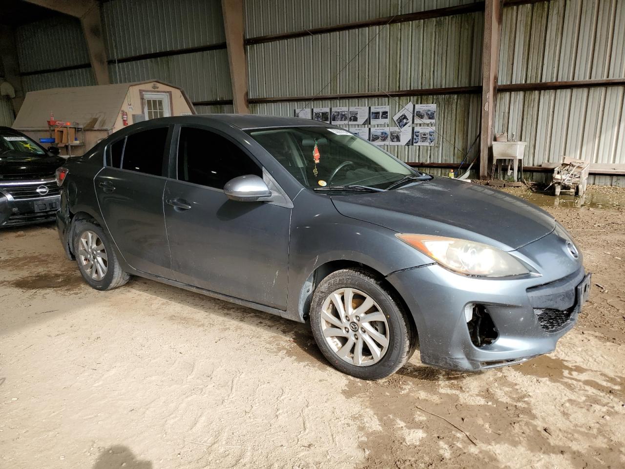 Photo 3 VIN: JM1BL1VP2D1748549 - MAZDA 3 