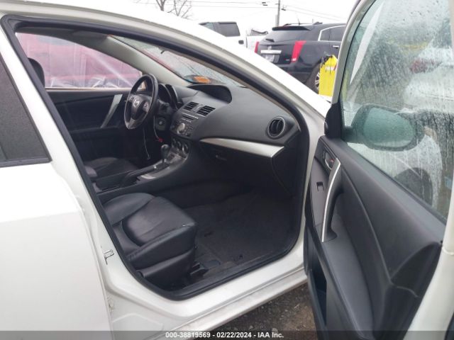 Photo 4 VIN: JM1BL1W51B1431985 - MAZDA MAZDA3 