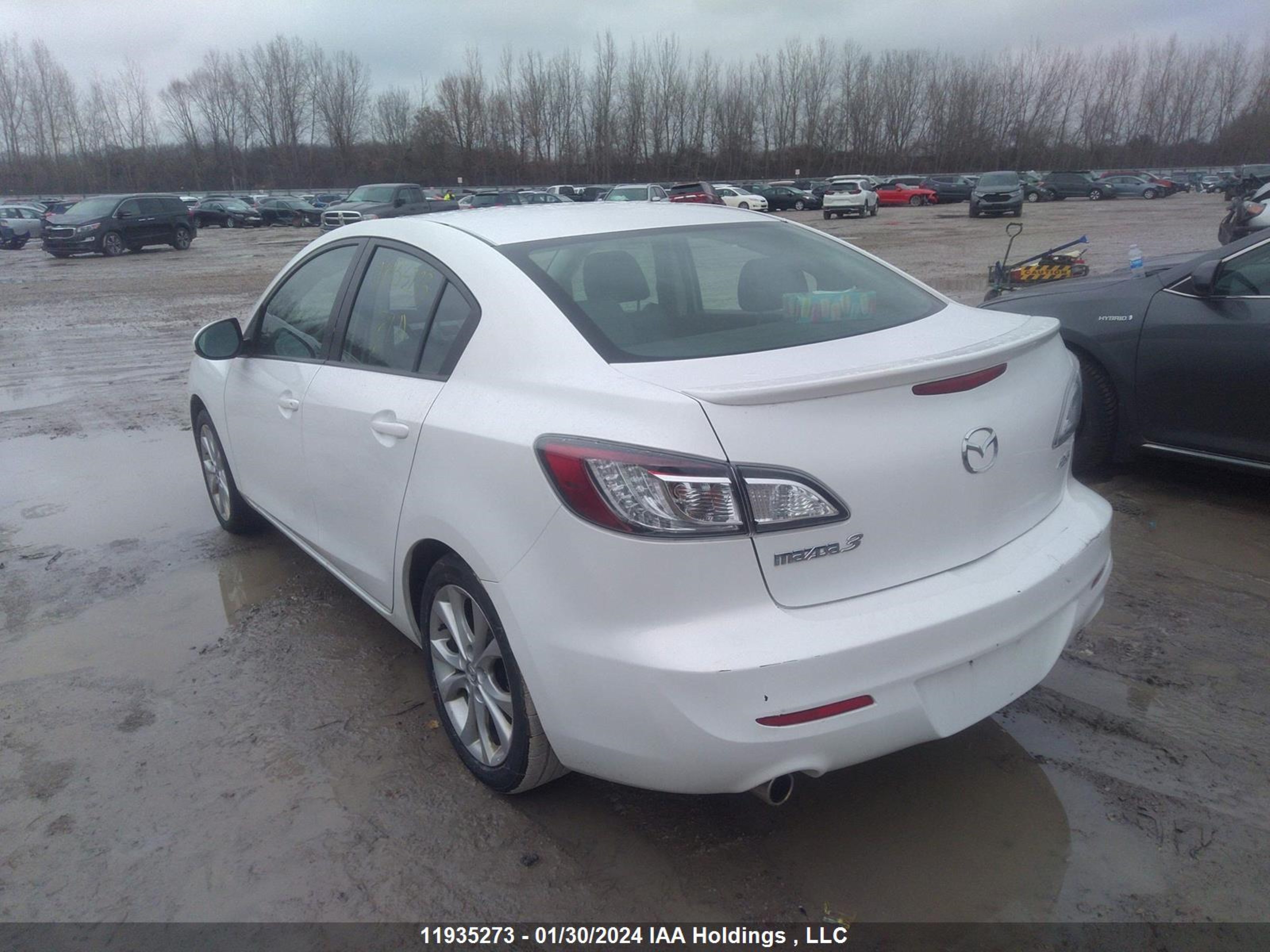 Photo 2 VIN: JM1BL1W54B1460798 - MAZDA 3 