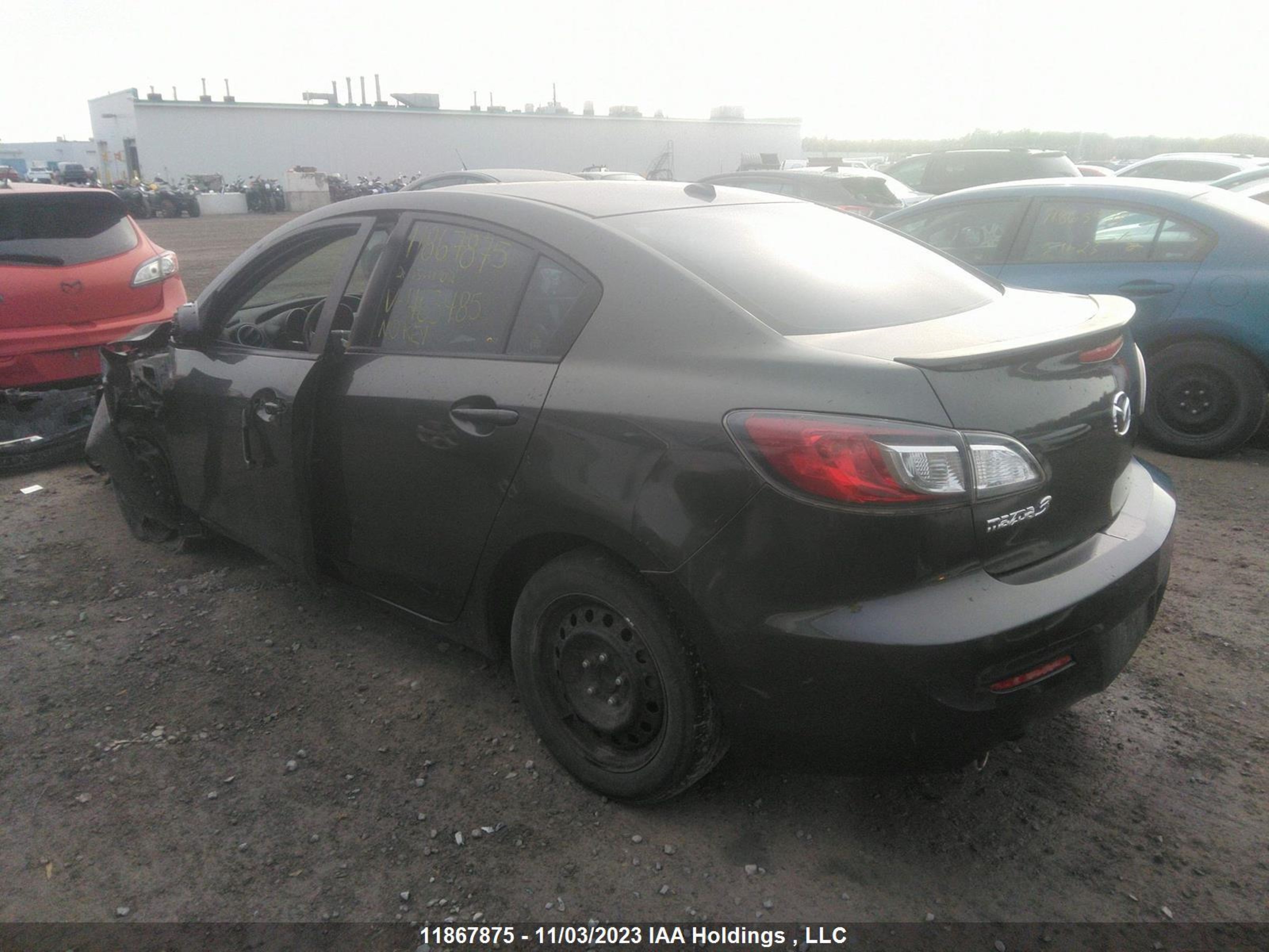 Photo 2 VIN: JM1BL1W59B1463485 - MAZDA 3 