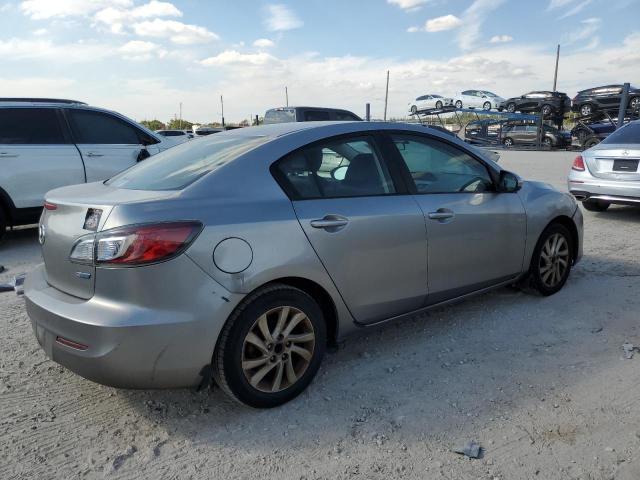 Photo 2 VIN: JM1BL1W72C1548655 - MAZDA 3 