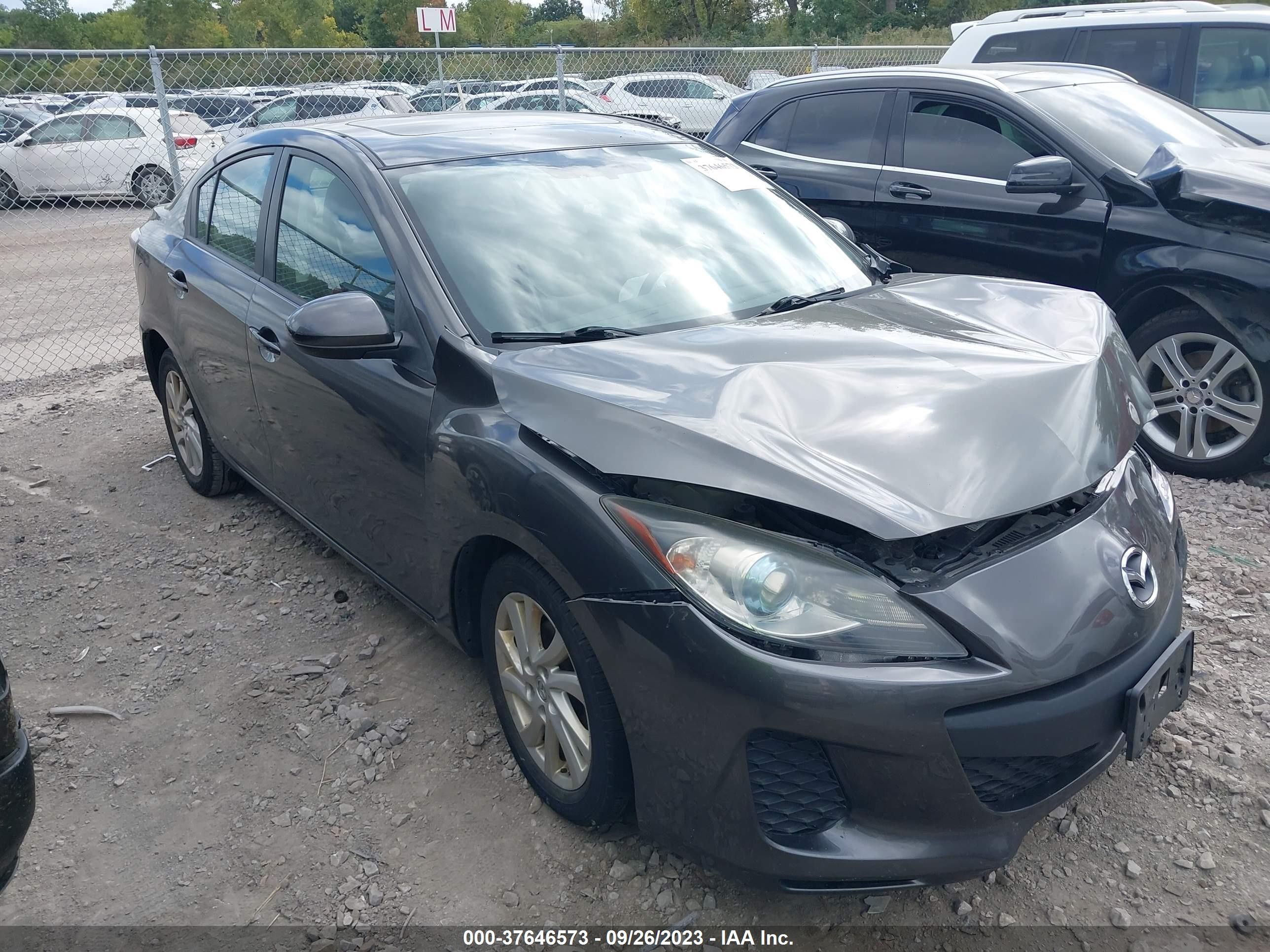 Photo 12 VIN: JM1BL1W78C1686233 - MAZDA 3 