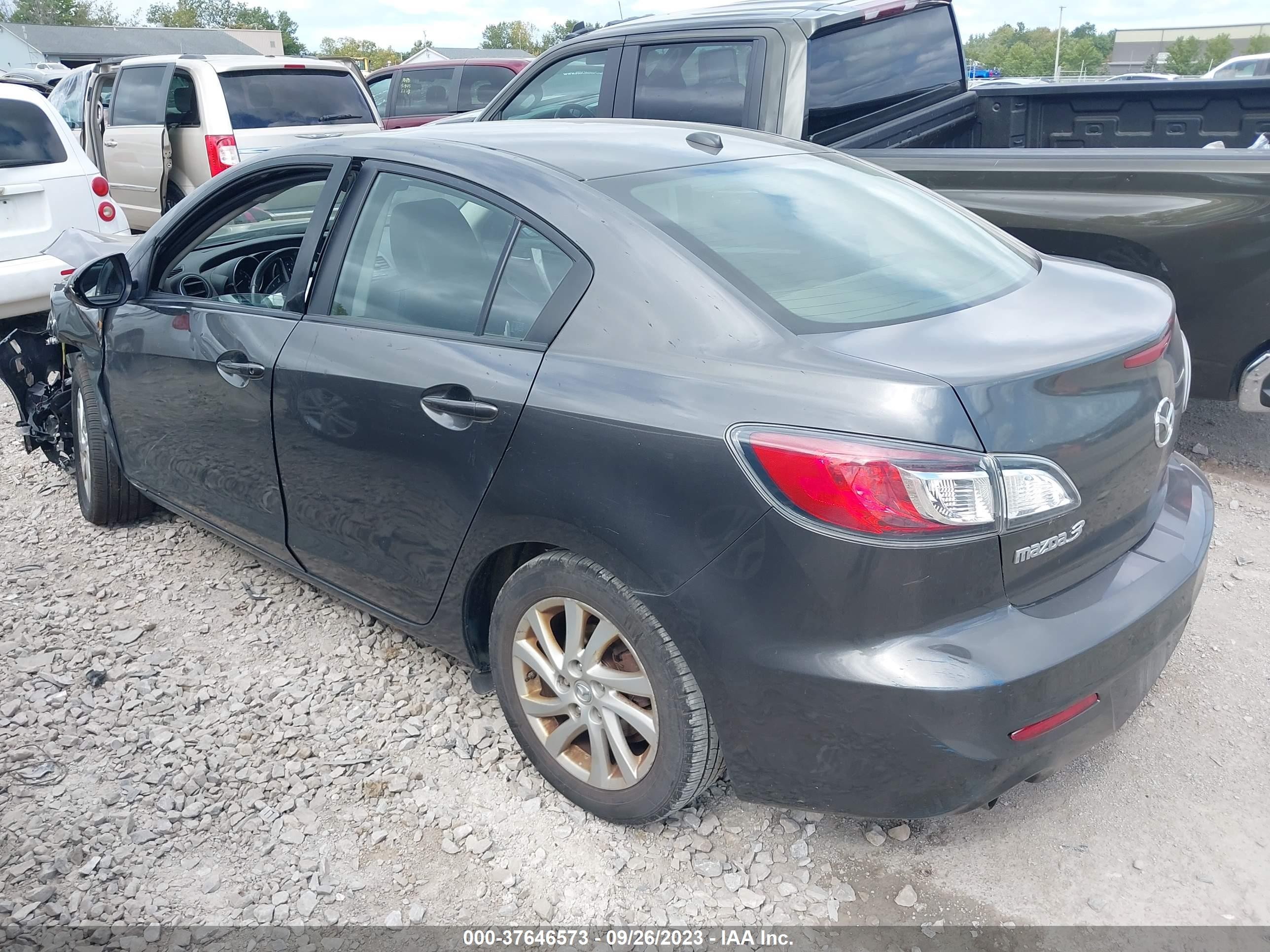 Photo 13 VIN: JM1BL1W78C1686233 - MAZDA 3 