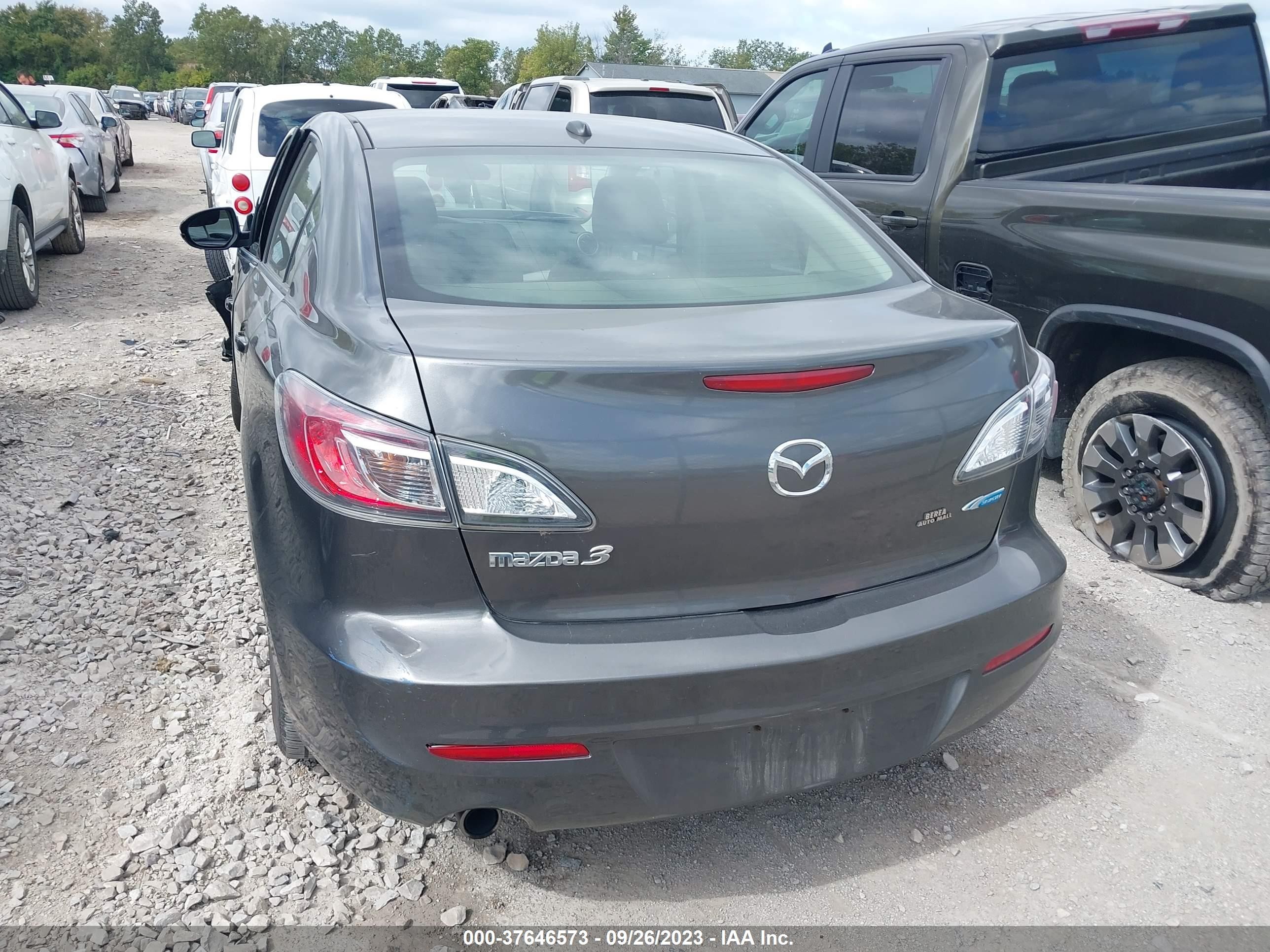 Photo 15 VIN: JM1BL1W78C1686233 - MAZDA 3 