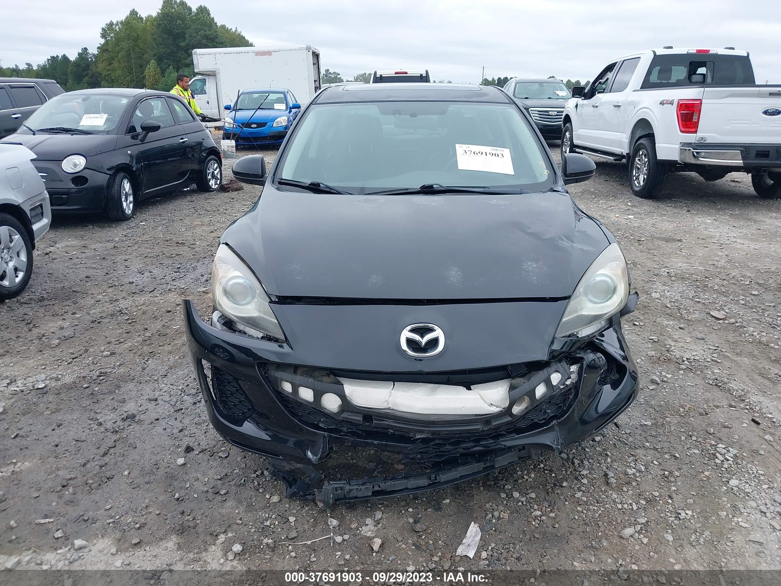 Photo 11 VIN: JM1BL1W79C1534087 - MAZDA 3 