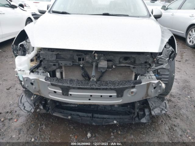 Photo 5 VIN: JM1BL1W7XC1528220 - MAZDA MAZDA3 