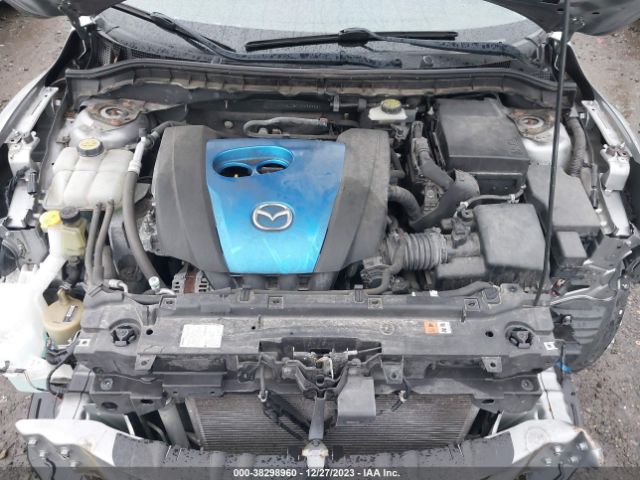 Photo 9 VIN: JM1BL1W7XC1528220 - MAZDA MAZDA3 