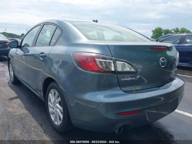 Photo 2 VIN: JM1BL1W82C1699715 - MAZDA 3 