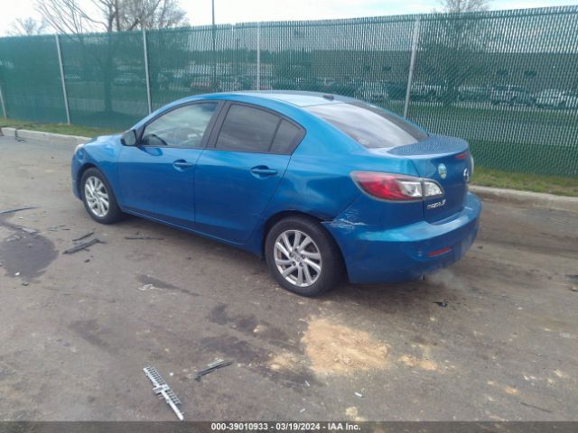 Photo 2 VIN: JM1BL1W83C1662866 - MAZDA MAZDA3 