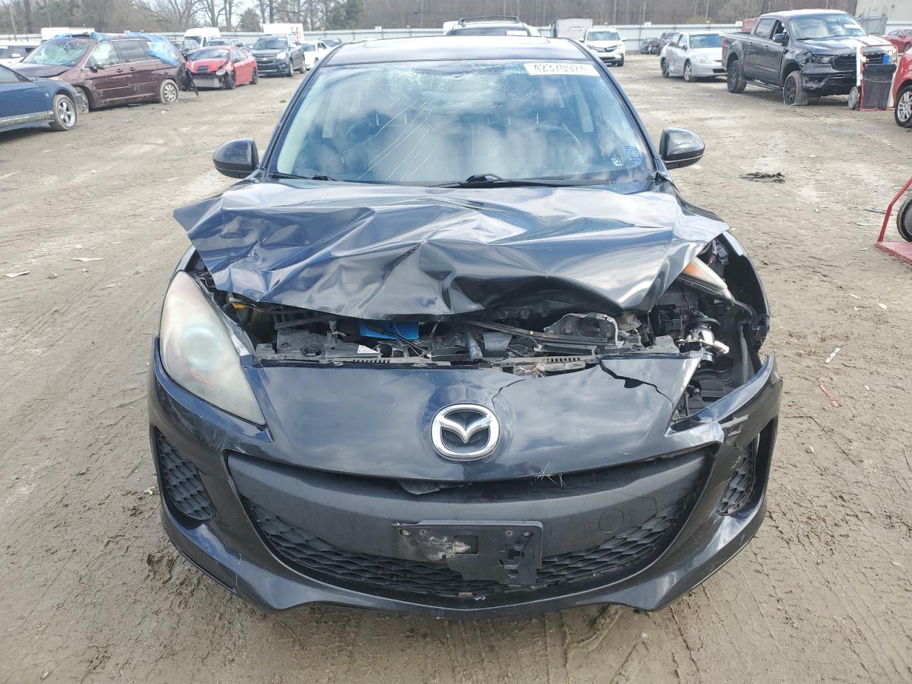 Photo 4 VIN: JM1BL1W88C1597562 - MAZDA 3 