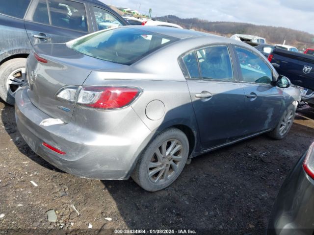 Photo 3 VIN: JM1BL1W88C1684913 - MAZDA MAZDA3 