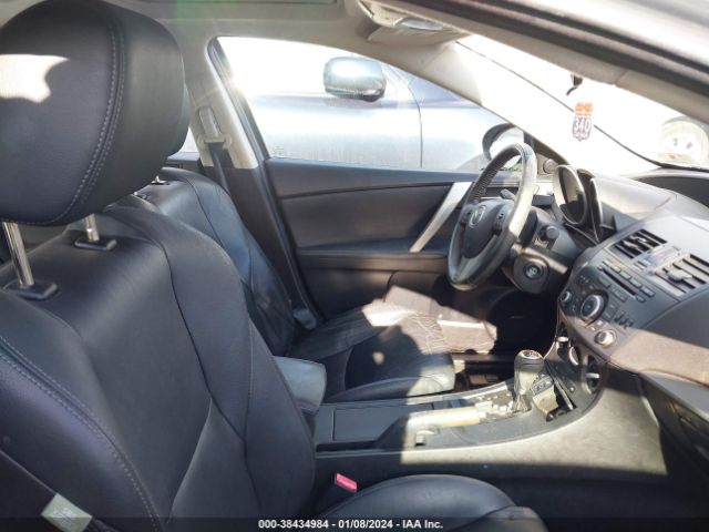 Photo 4 VIN: JM1BL1W88C1684913 - MAZDA MAZDA3 