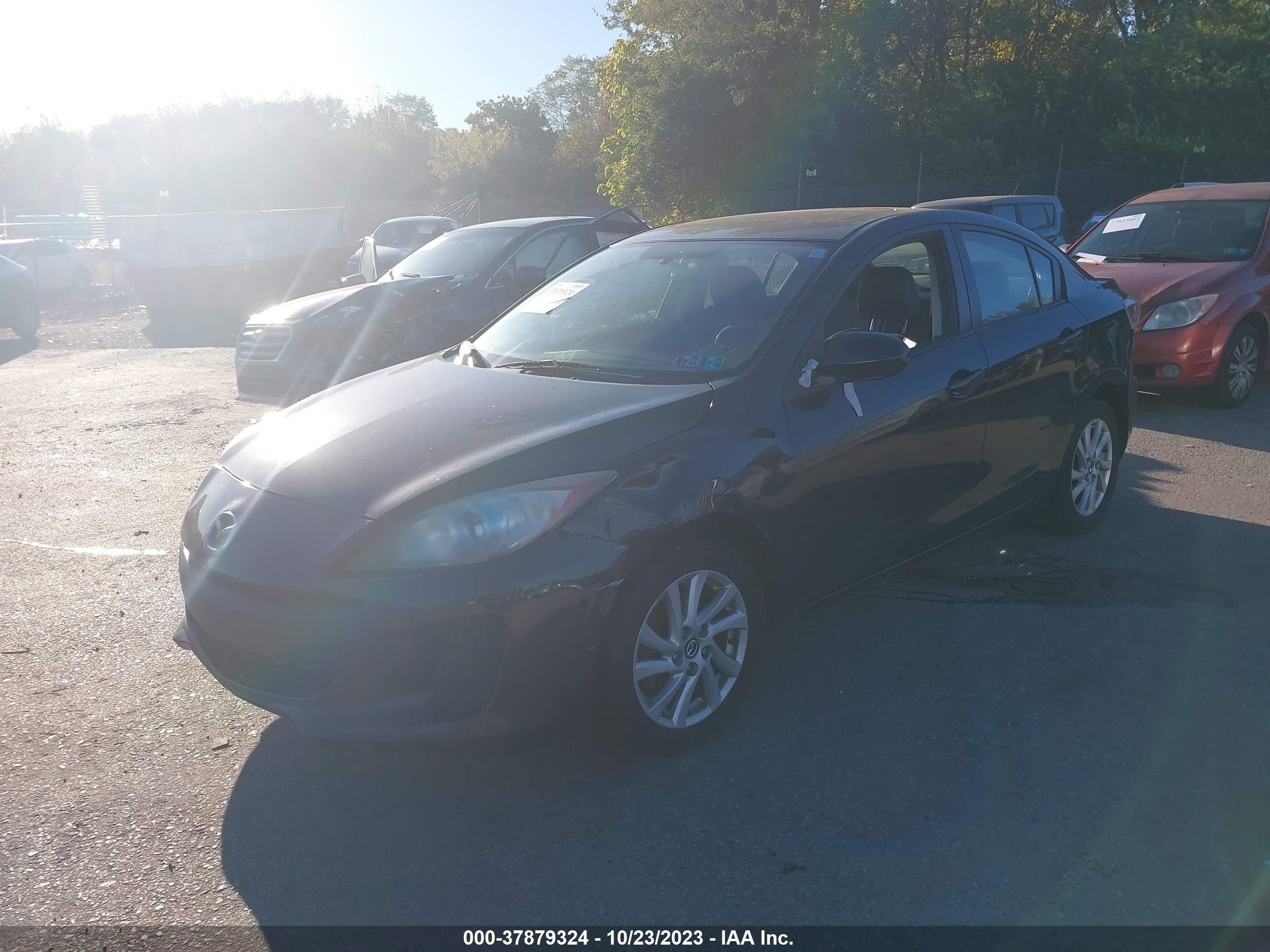 Photo 1 VIN: JM1BL1WP3D1808613 - MAZDA 3 