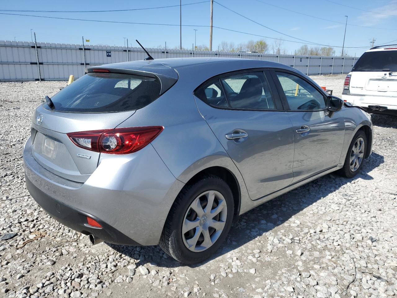 Photo 2 VIN: JM1BM1K76E1100201 - MAZDA 3 