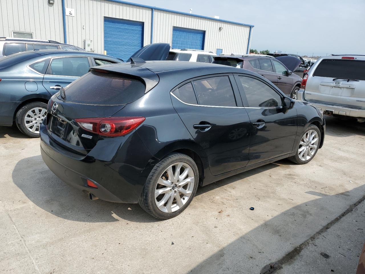 Photo 2 VIN: JM1BM1L31E1188392 - MAZDA 3 