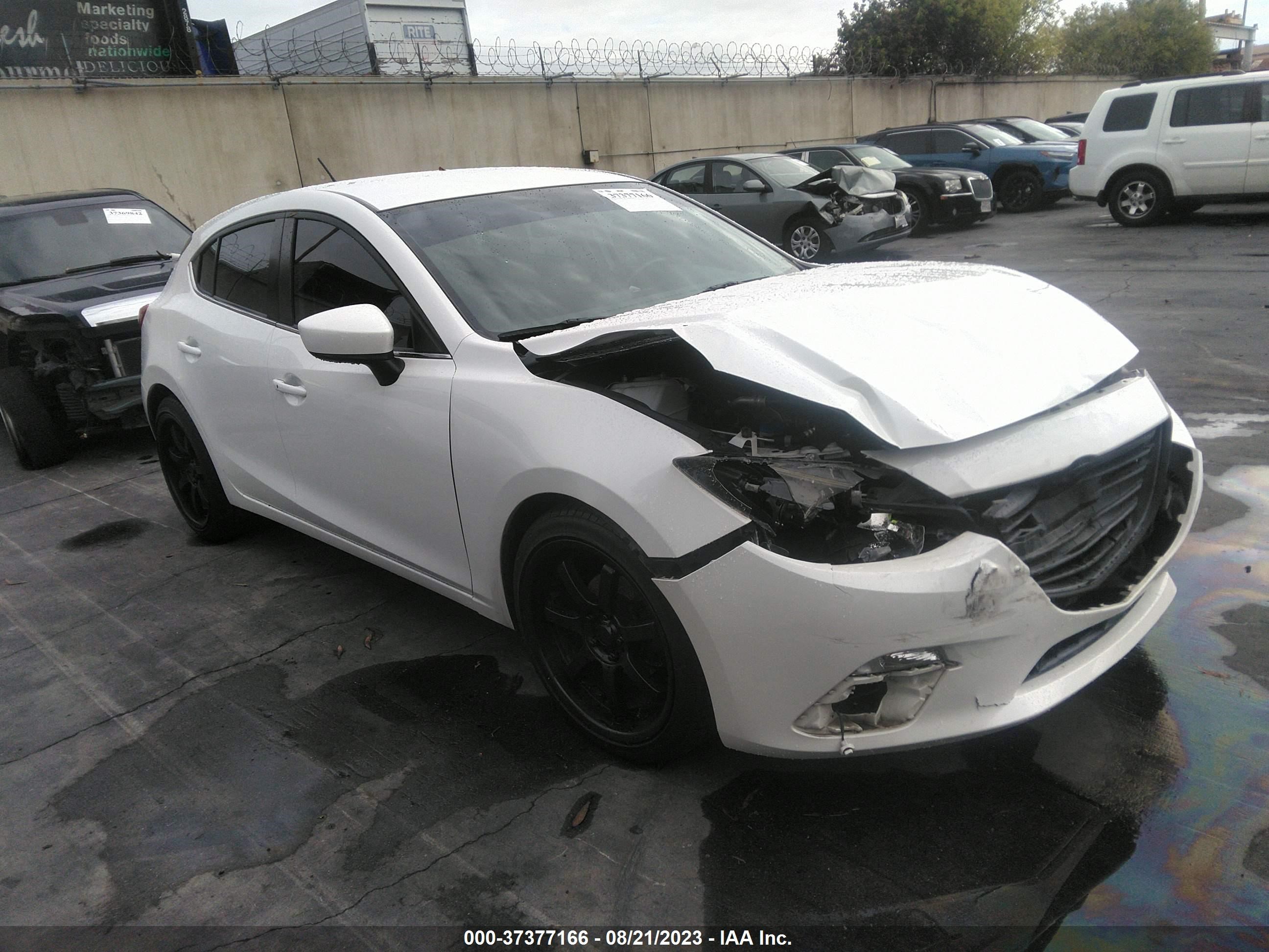 Photo 0 VIN: JM1BM1L77E1101131 - MAZDA 3 