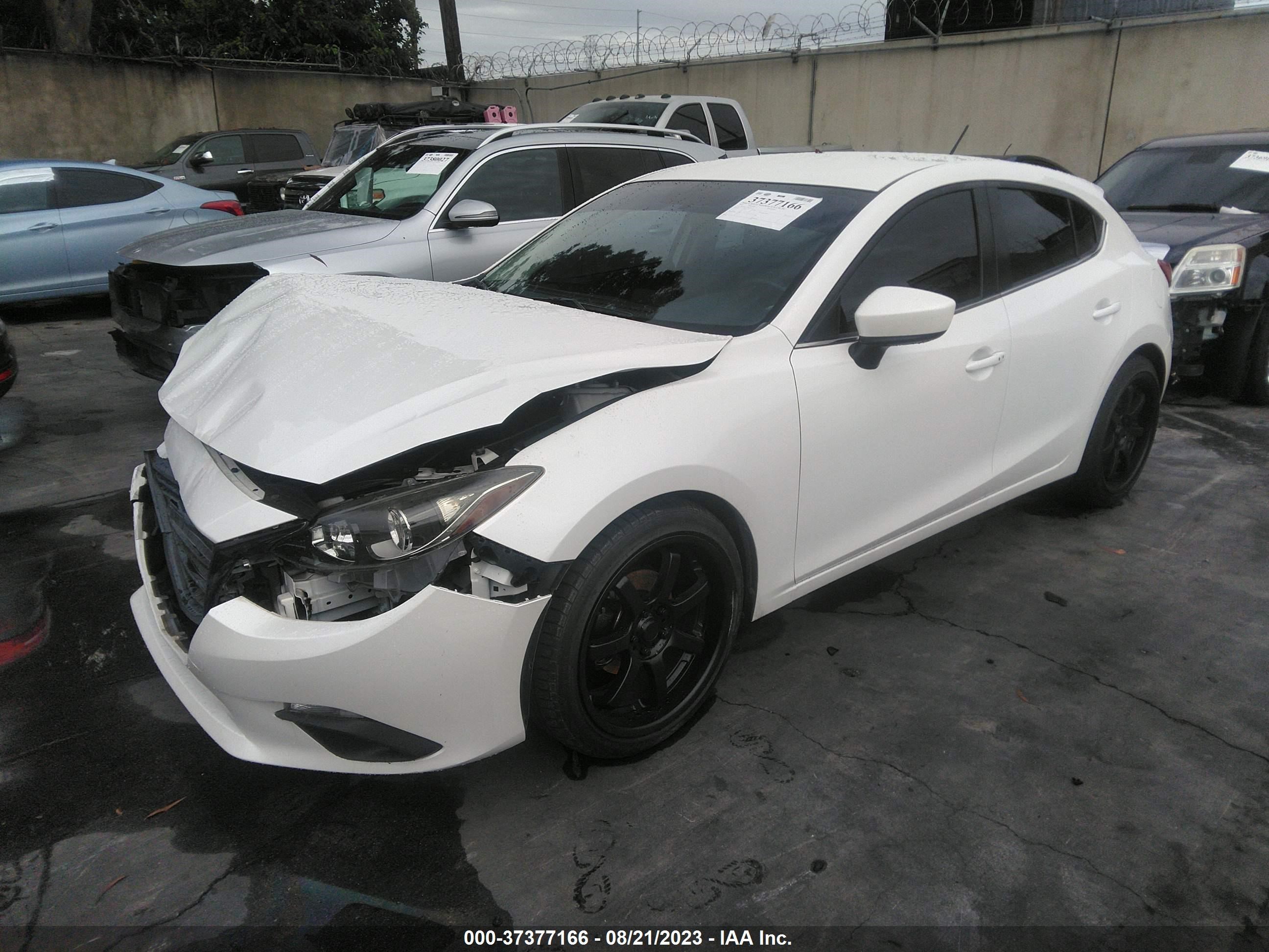 Photo 1 VIN: JM1BM1L77E1101131 - MAZDA 3 