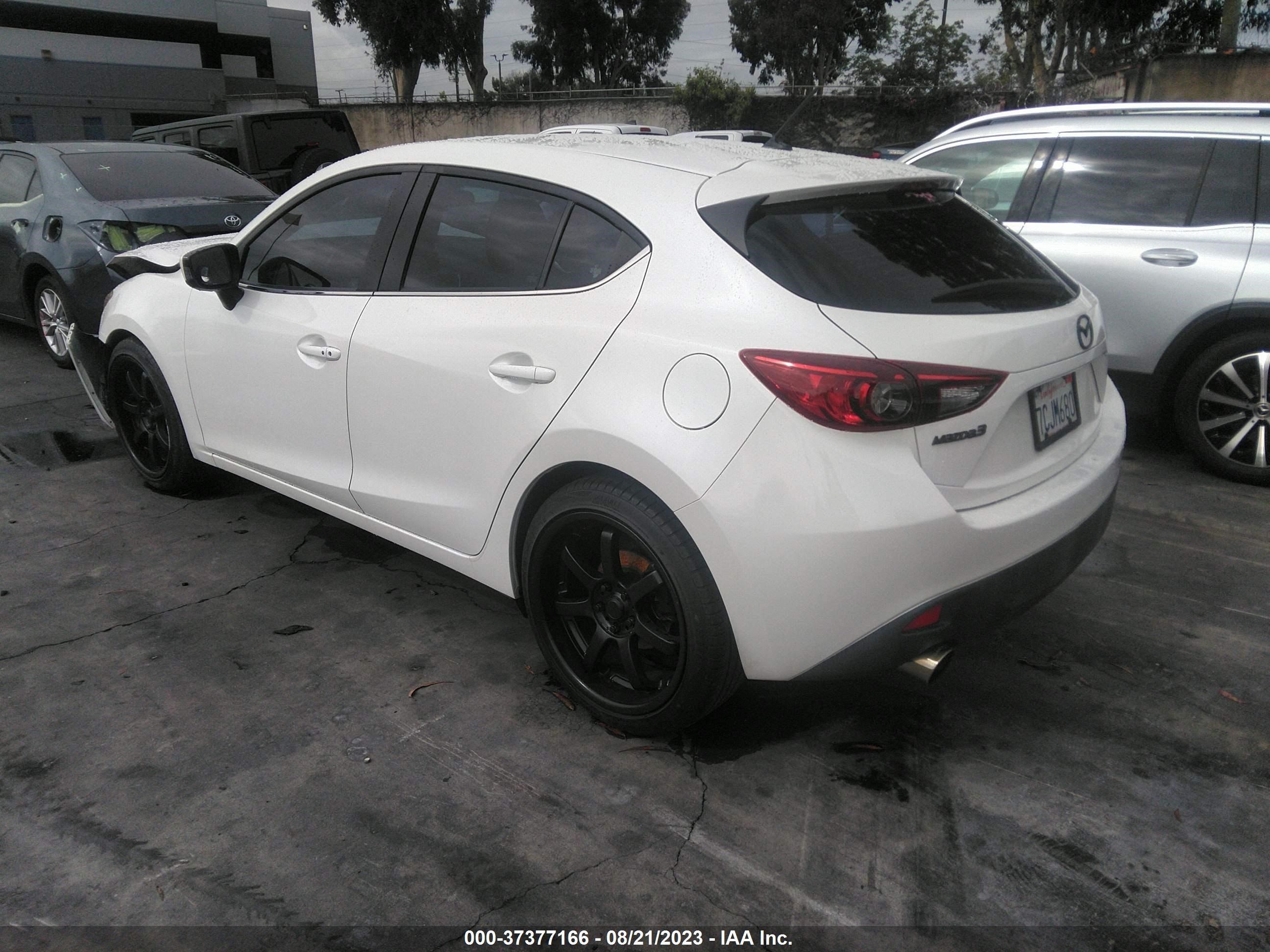 Photo 2 VIN: JM1BM1L77E1101131 - MAZDA 3 