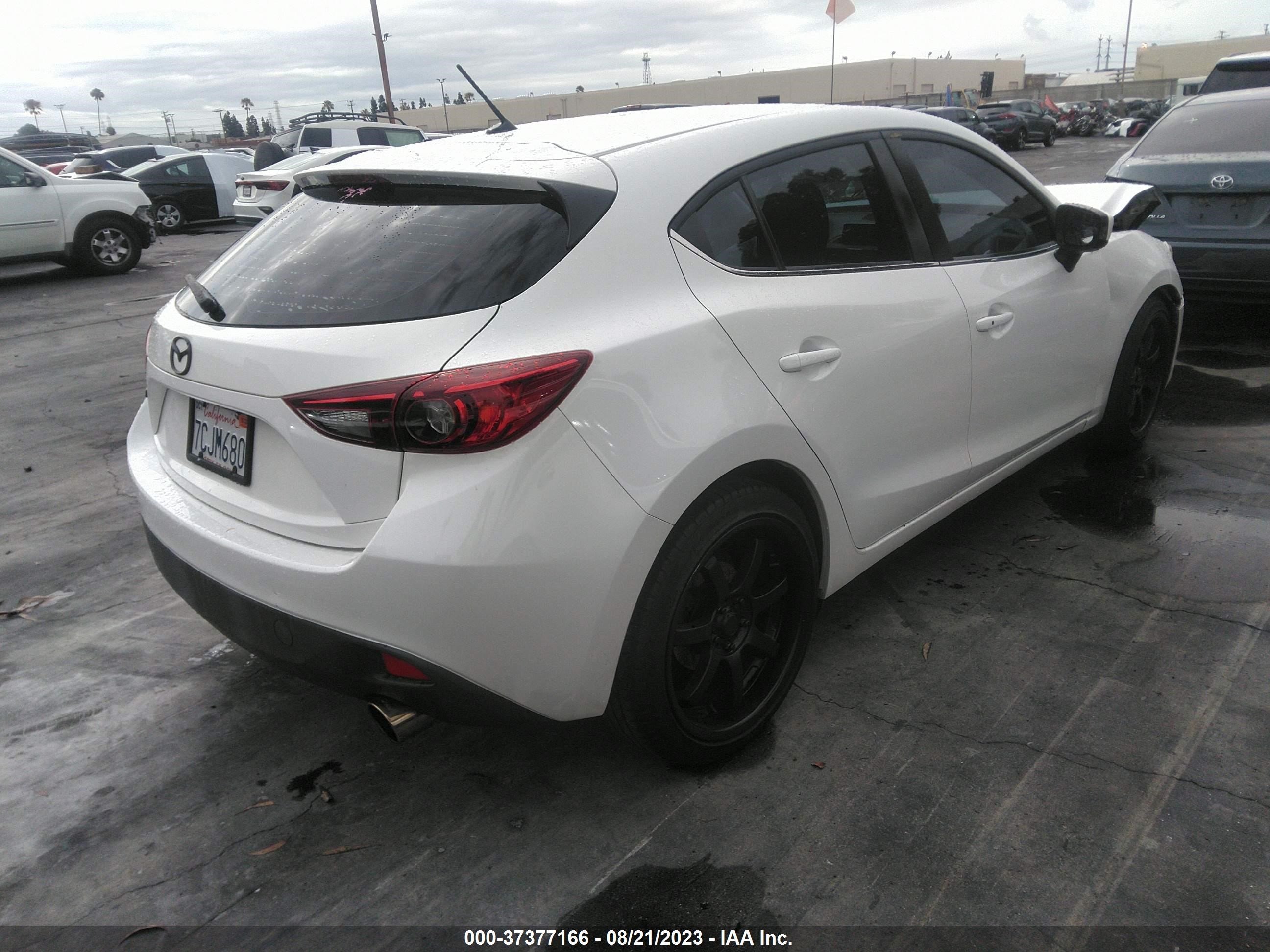 Photo 3 VIN: JM1BM1L77E1101131 - MAZDA 3 