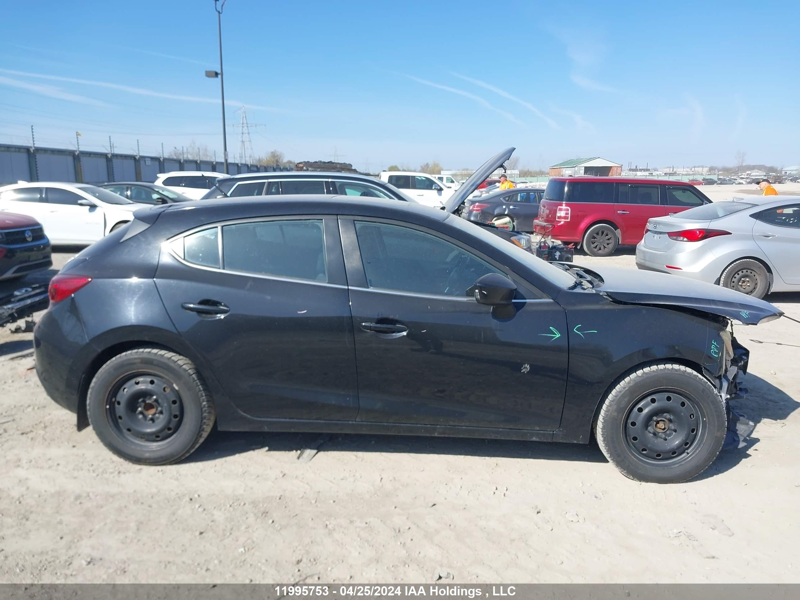 Photo 13 VIN: JM1BM1L7XE1152767 - MAZDA 3 