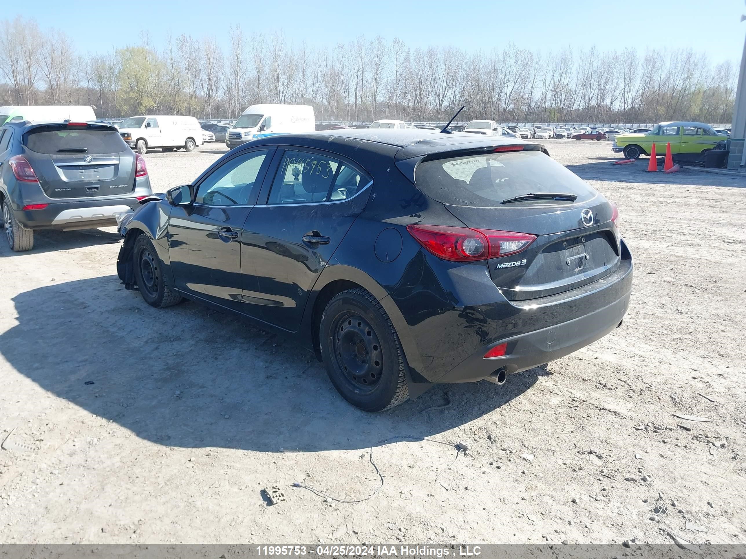 Photo 2 VIN: JM1BM1L7XE1152767 - MAZDA 3 