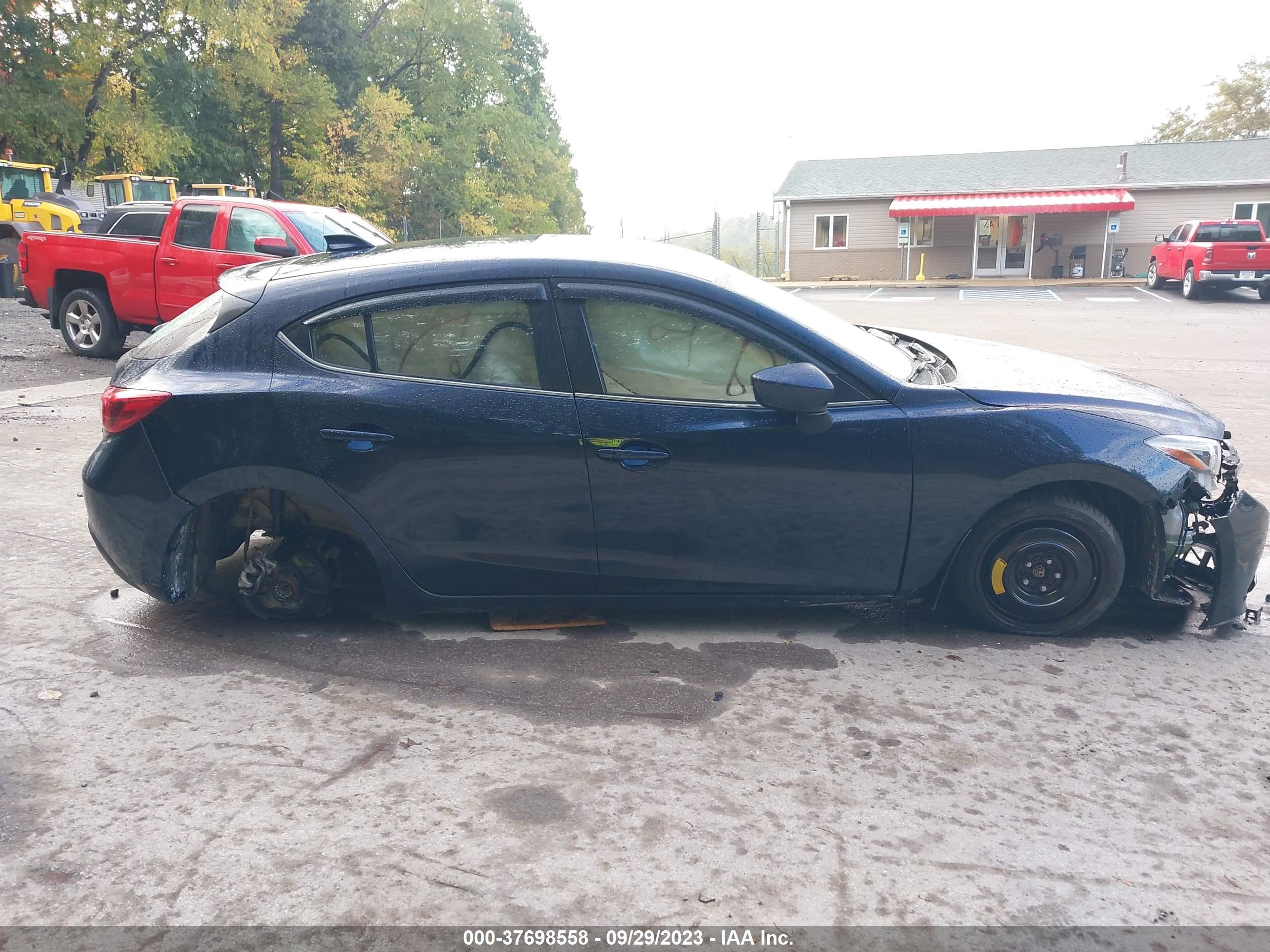 Photo 13 VIN: JM1BM1M31F1233394 - MAZDA 3 