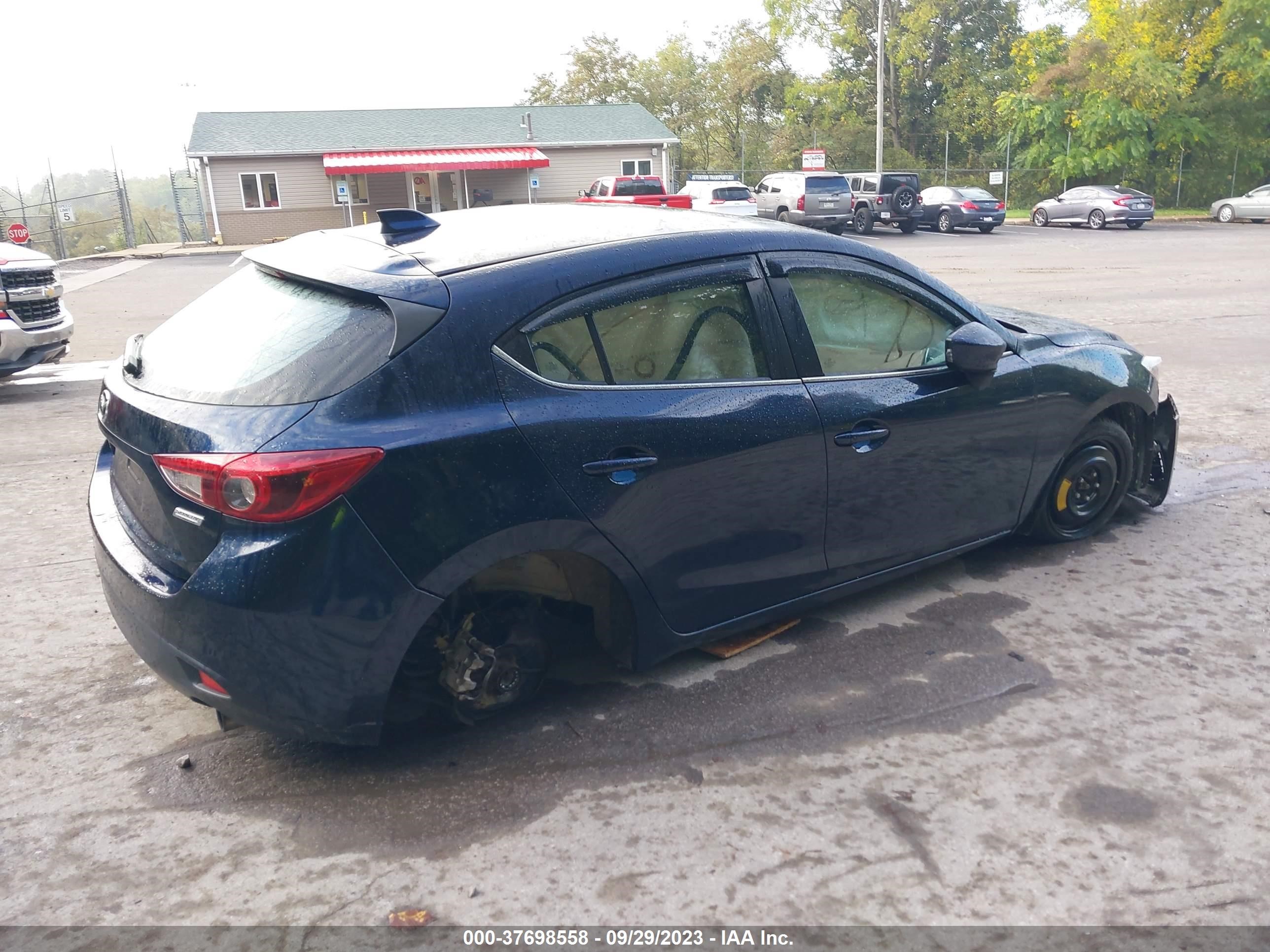 Photo 3 VIN: JM1BM1M31F1233394 - MAZDA 3 