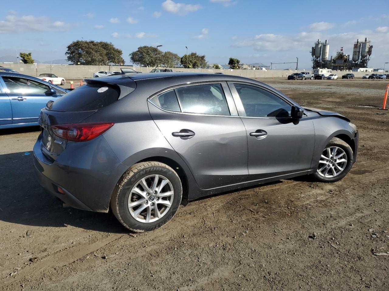 Photo 2 VIN: JM1BM1M71E1108381 - MAZDA 3 