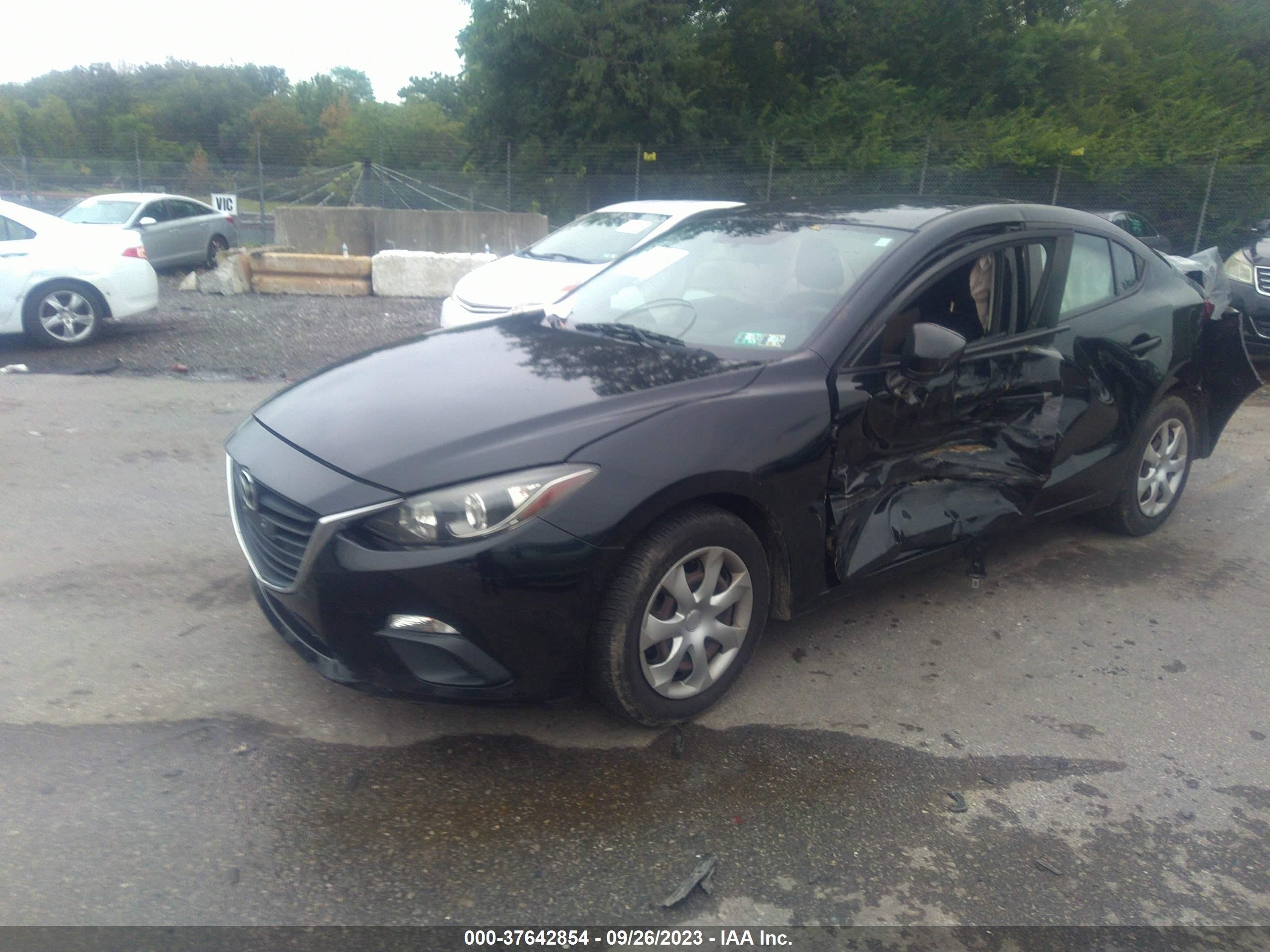 Photo 1 VIN: JM1BM1T70F1245122 - MAZDA 3 