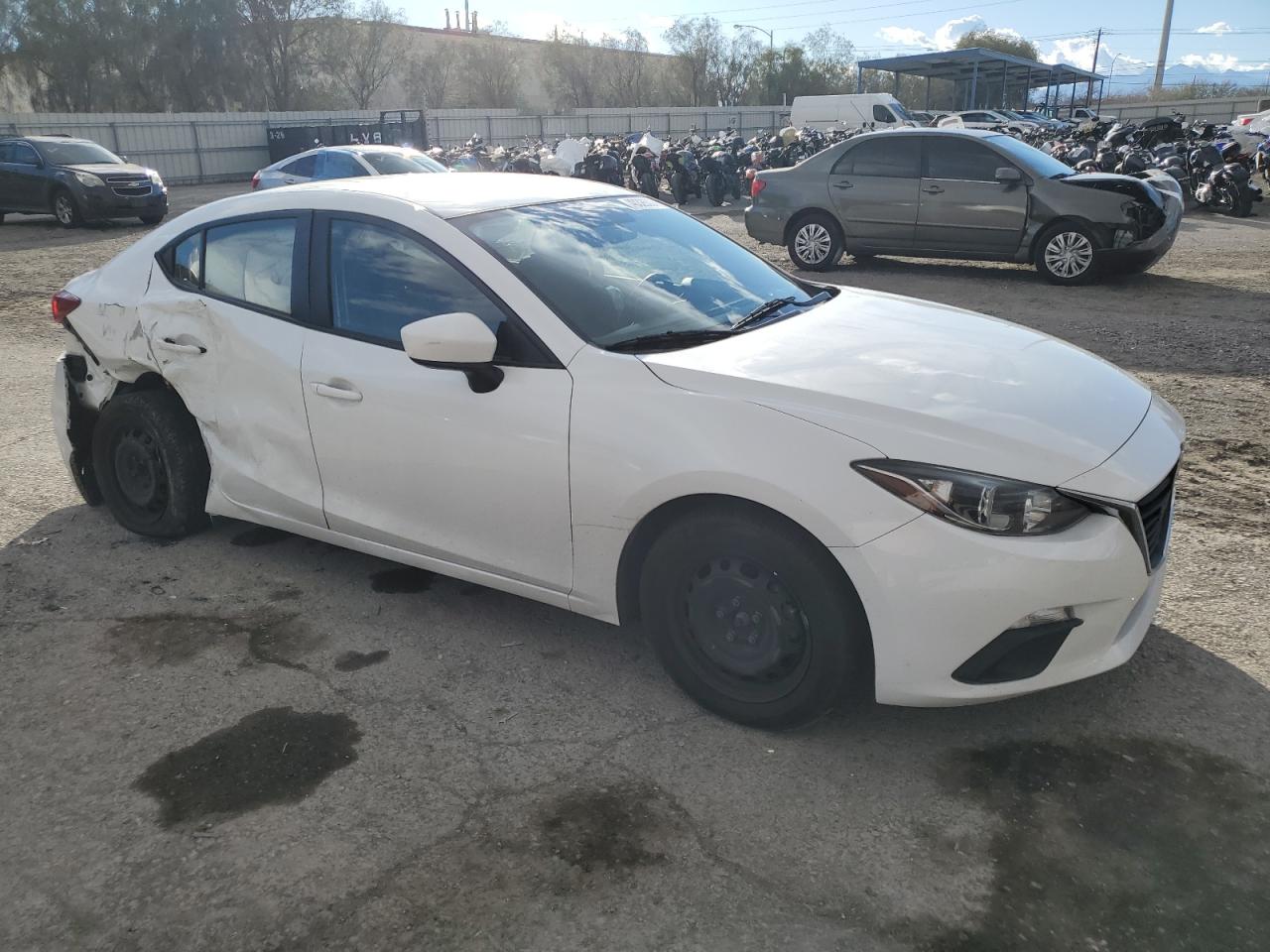 Photo 3 VIN: JM1BM1T71G1284836 - MAZDA 3 