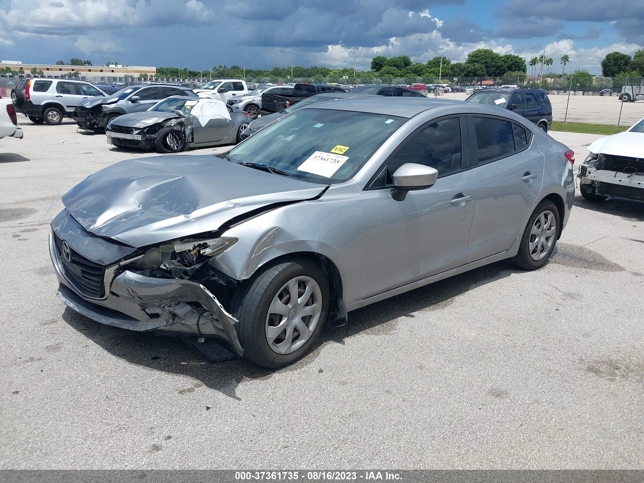 Photo 1 VIN: JM1BM1T74G1299458 - MAZDA 3 