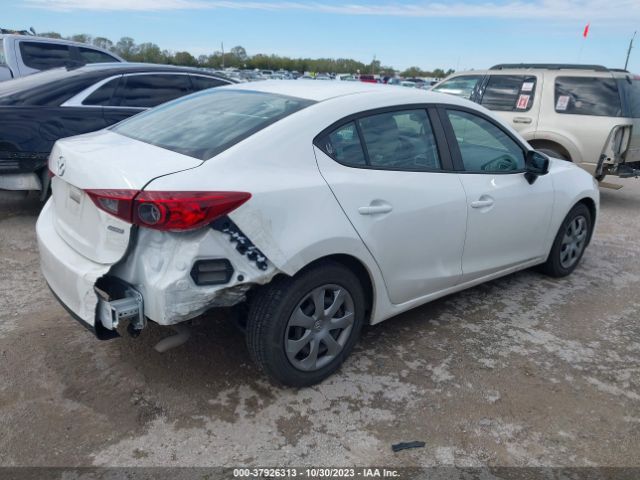 Photo 3 VIN: JM1BM1T75G1341622 - MAZDA MAZDA3 