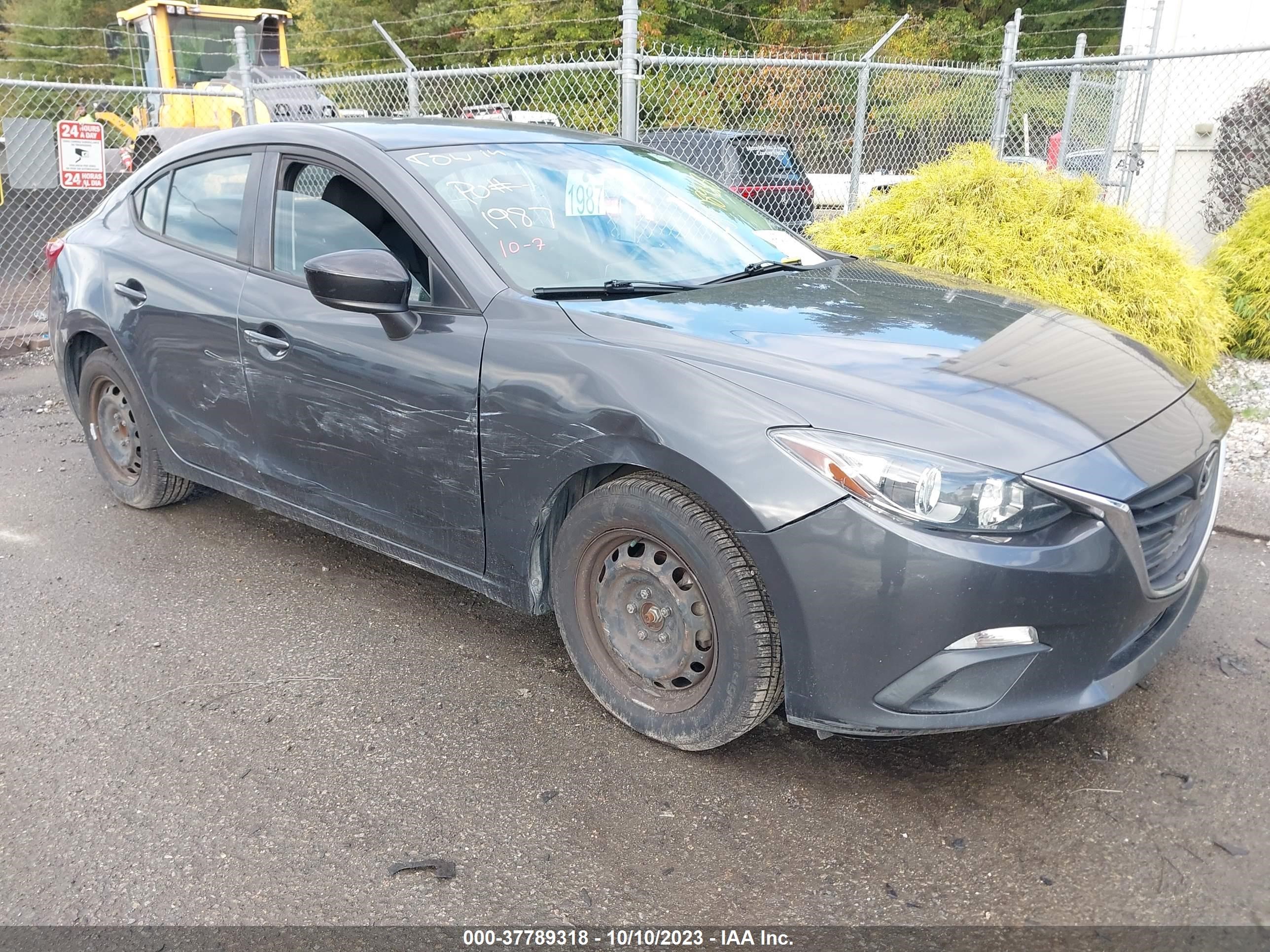 Photo 0 VIN: JM1BM1T78F1266395 - MAZDA 3 