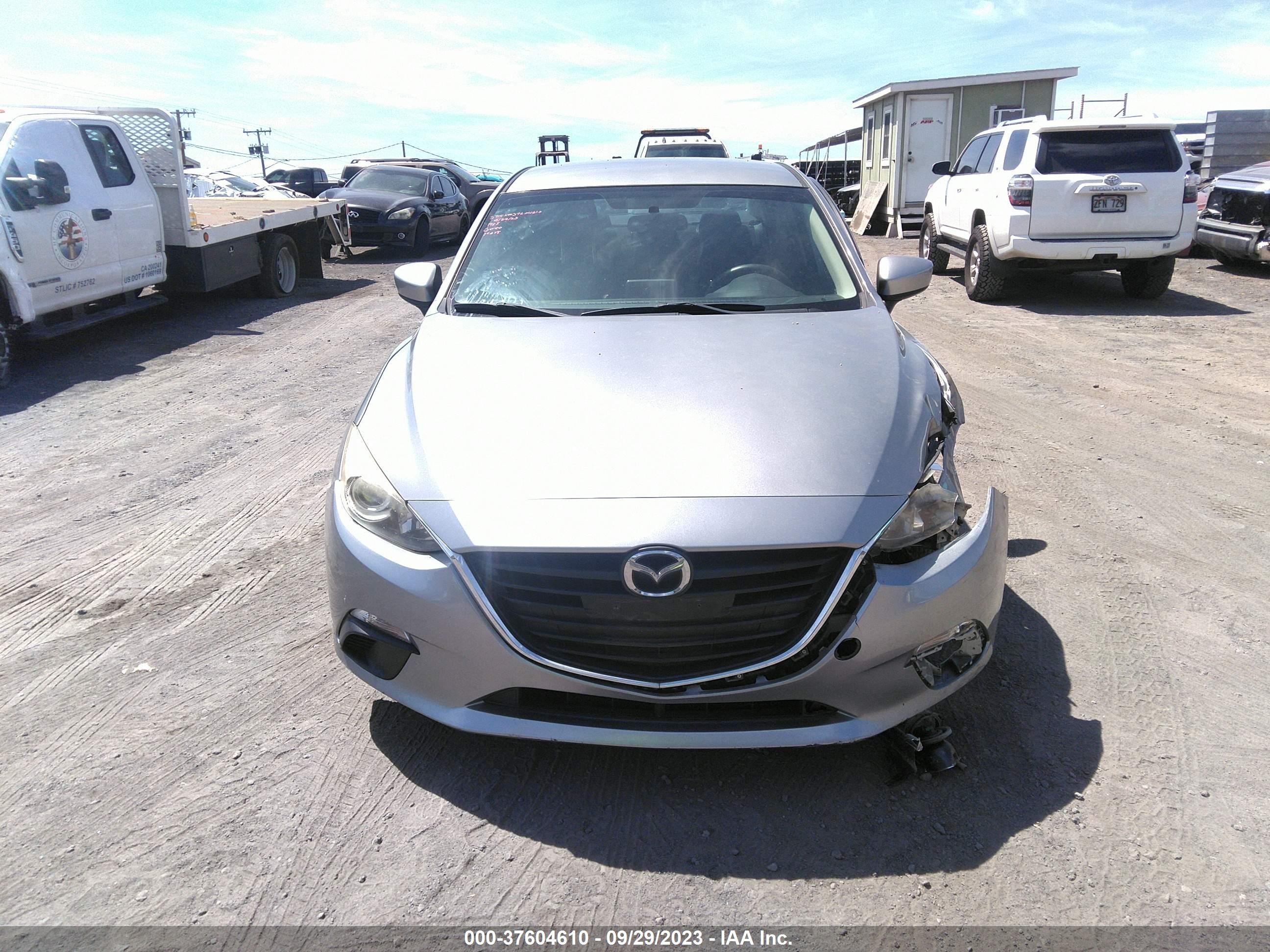 Photo 11 VIN: JM1BM1T78G1288706 - MAZDA 3 