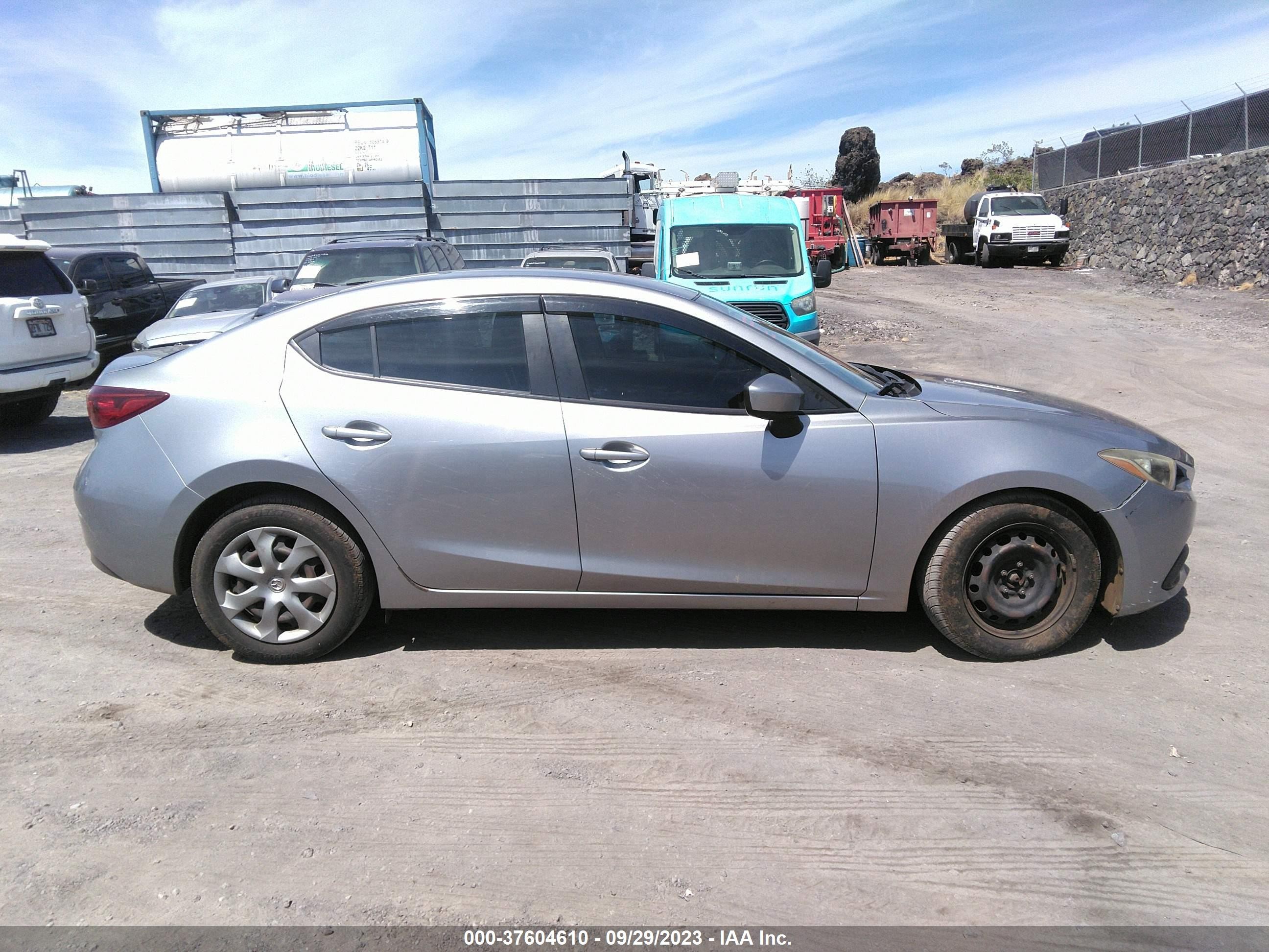 Photo 12 VIN: JM1BM1T78G1288706 - MAZDA 3 