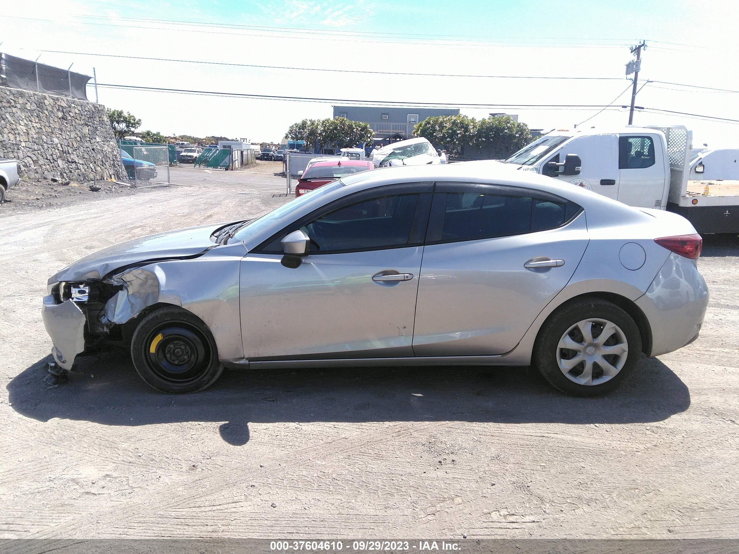 Photo 13 VIN: JM1BM1T78G1288706 - MAZDA 3 