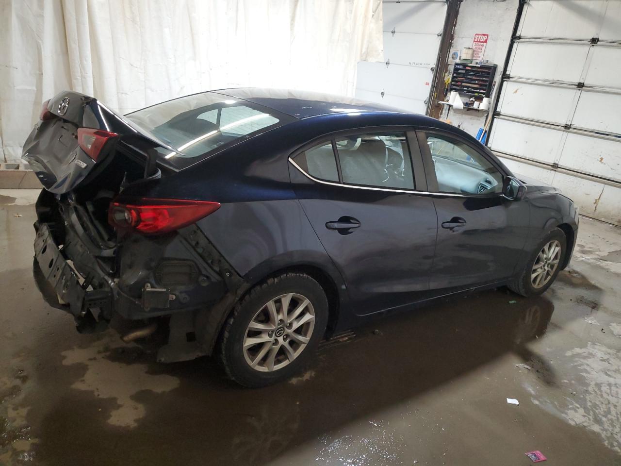 Photo 2 VIN: JM1BM1U70G1315167 - MAZDA 3 