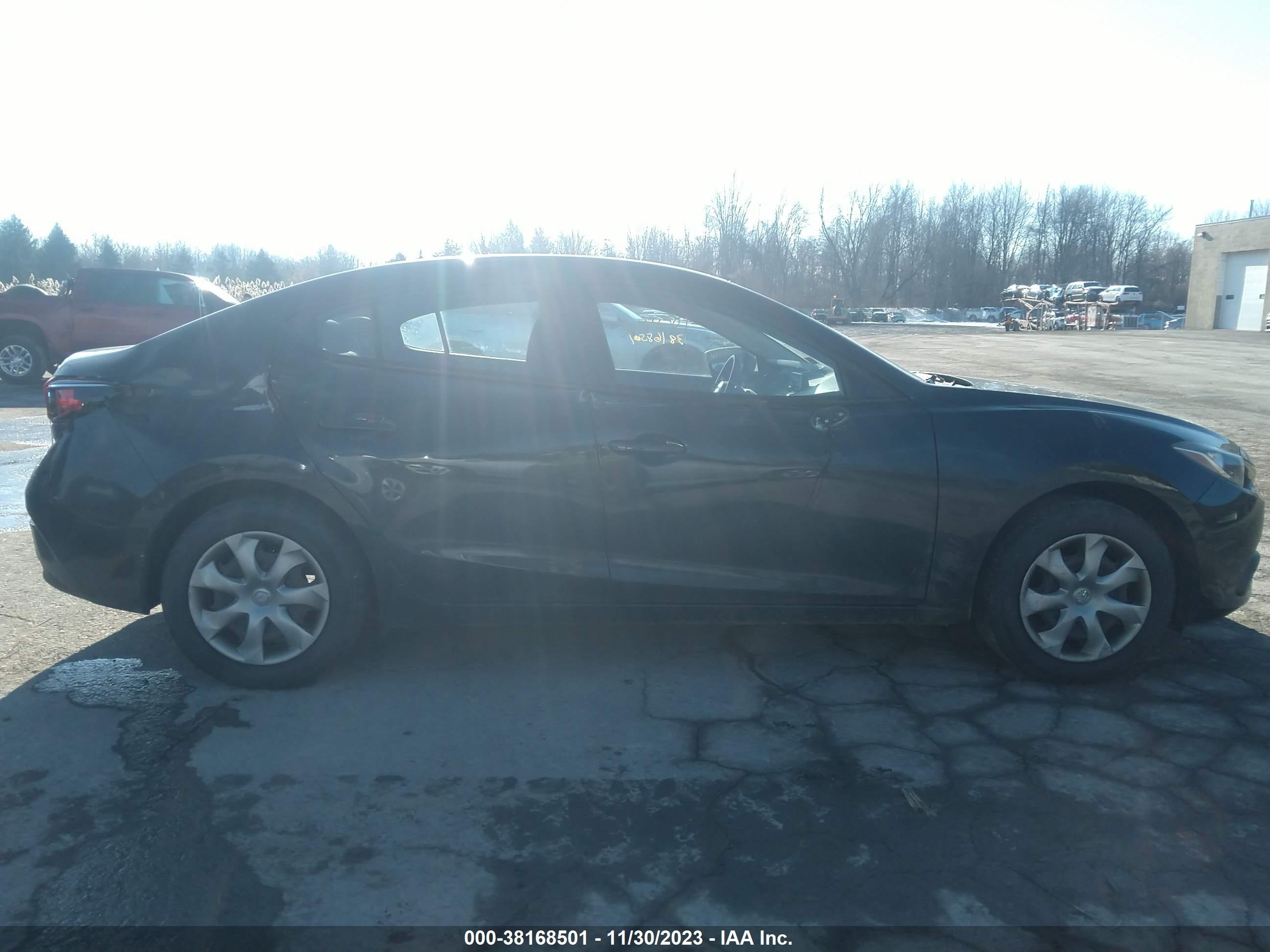 Photo 12 VIN: JM1BM1U75E1185562 - MAZDA 3 