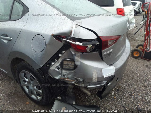 Photo 5 VIN: JM1BM1U77E1124200 - MAZDA 3 