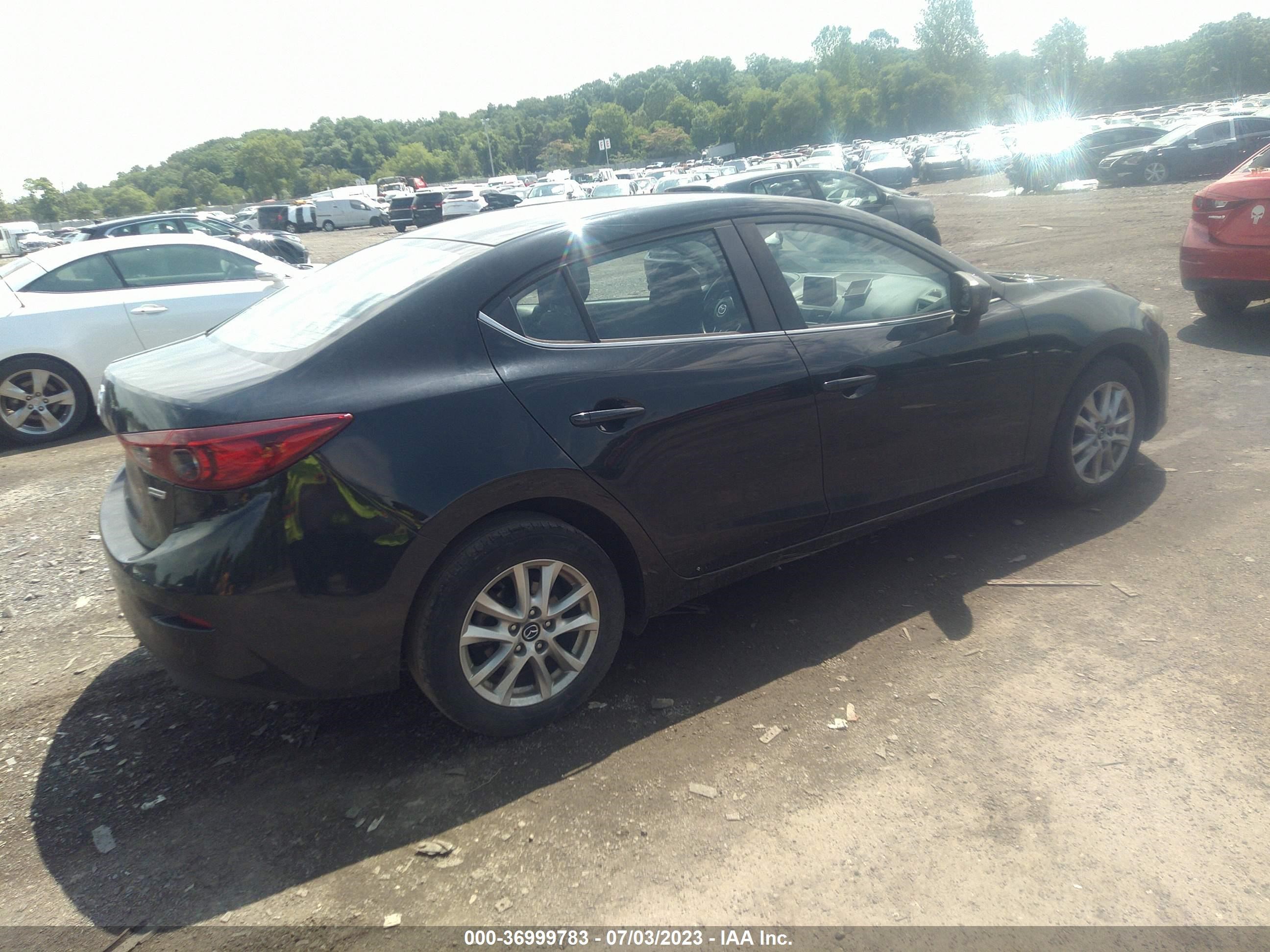 Photo 3 VIN: JM1BM1U78G1346716 - MAZDA 3 