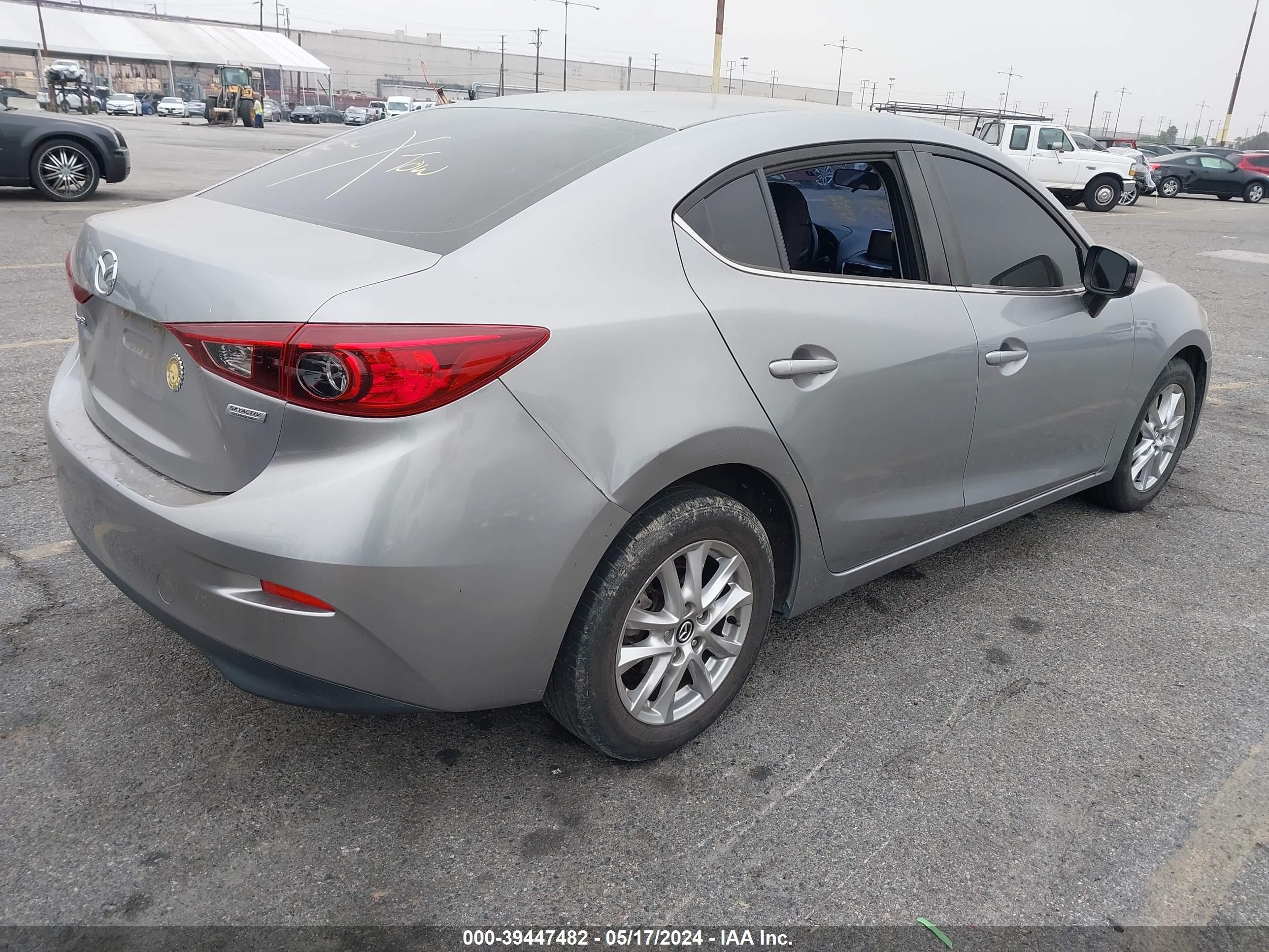 Photo 3 VIN: JM1BM1U79G1311022 - MAZDA 3 