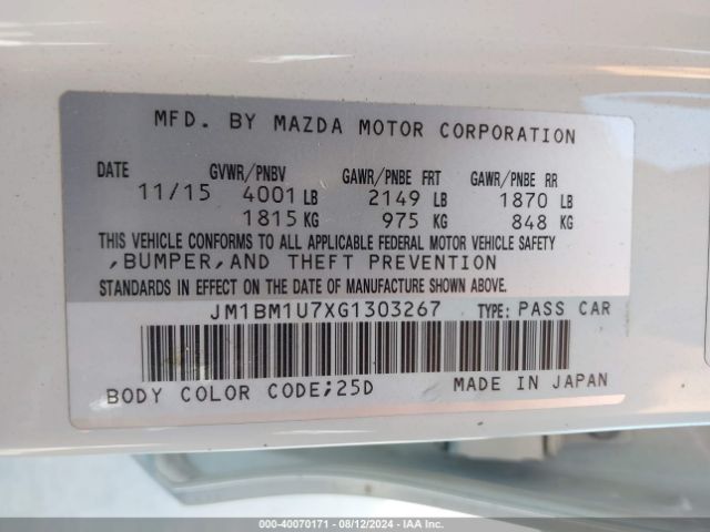 Photo 8 VIN: JM1BM1U7XG1303267 - MAZDA MAZDA3 