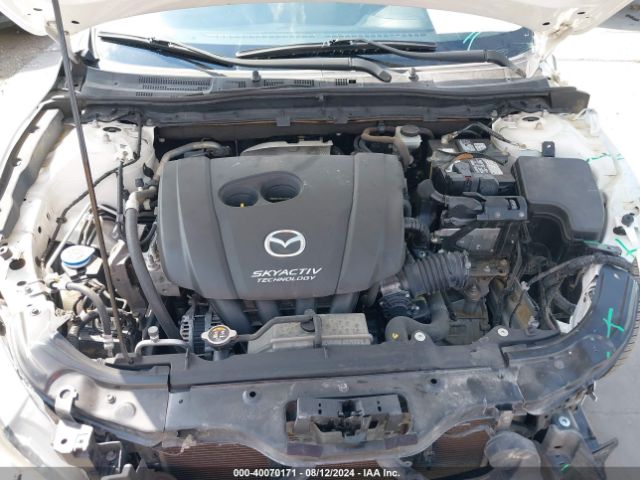 Photo 9 VIN: JM1BM1U7XG1303267 - MAZDA MAZDA3 