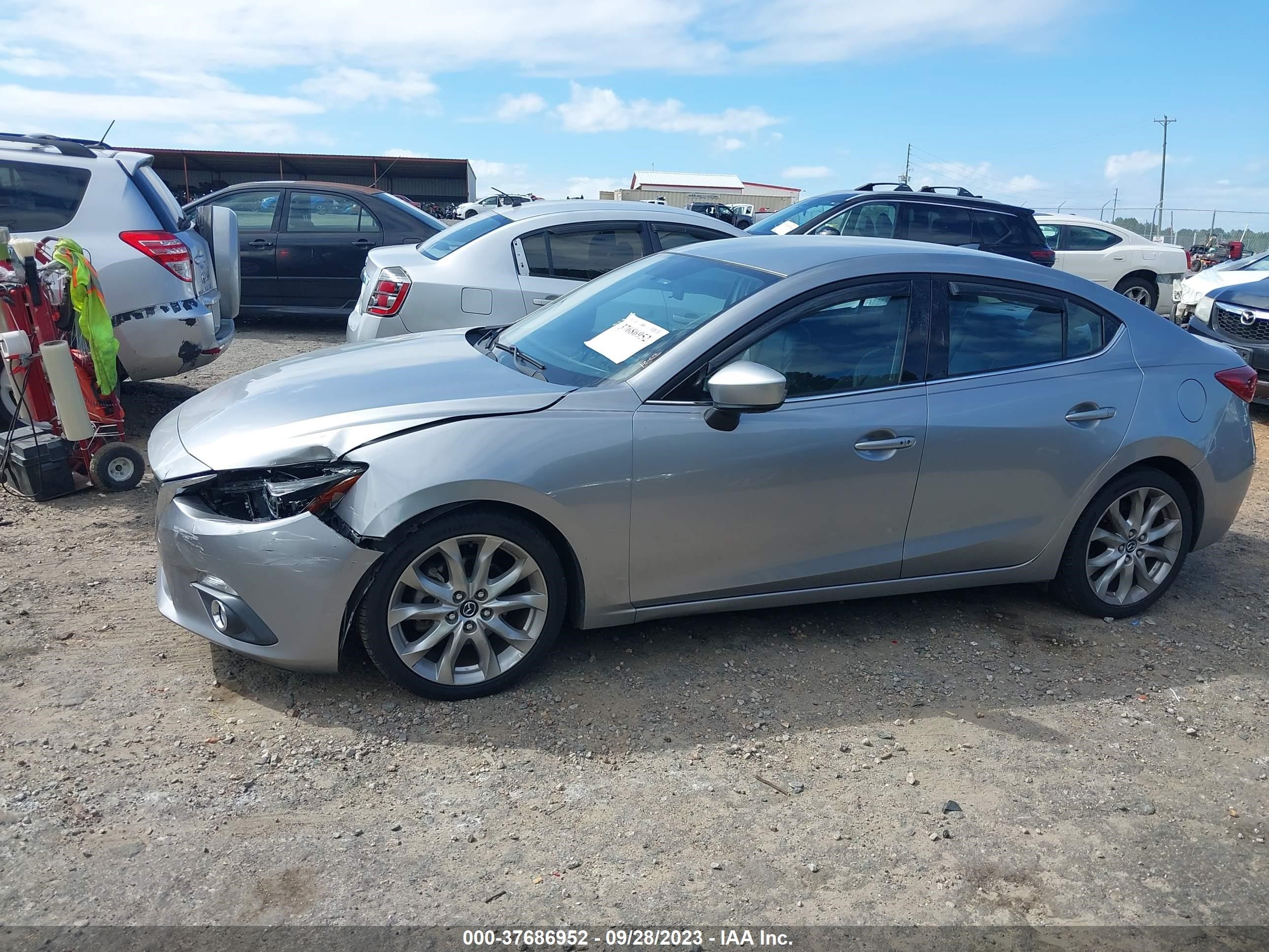 Photo 14 VIN: JM1BM1V3XE1105636 - MAZDA 3 