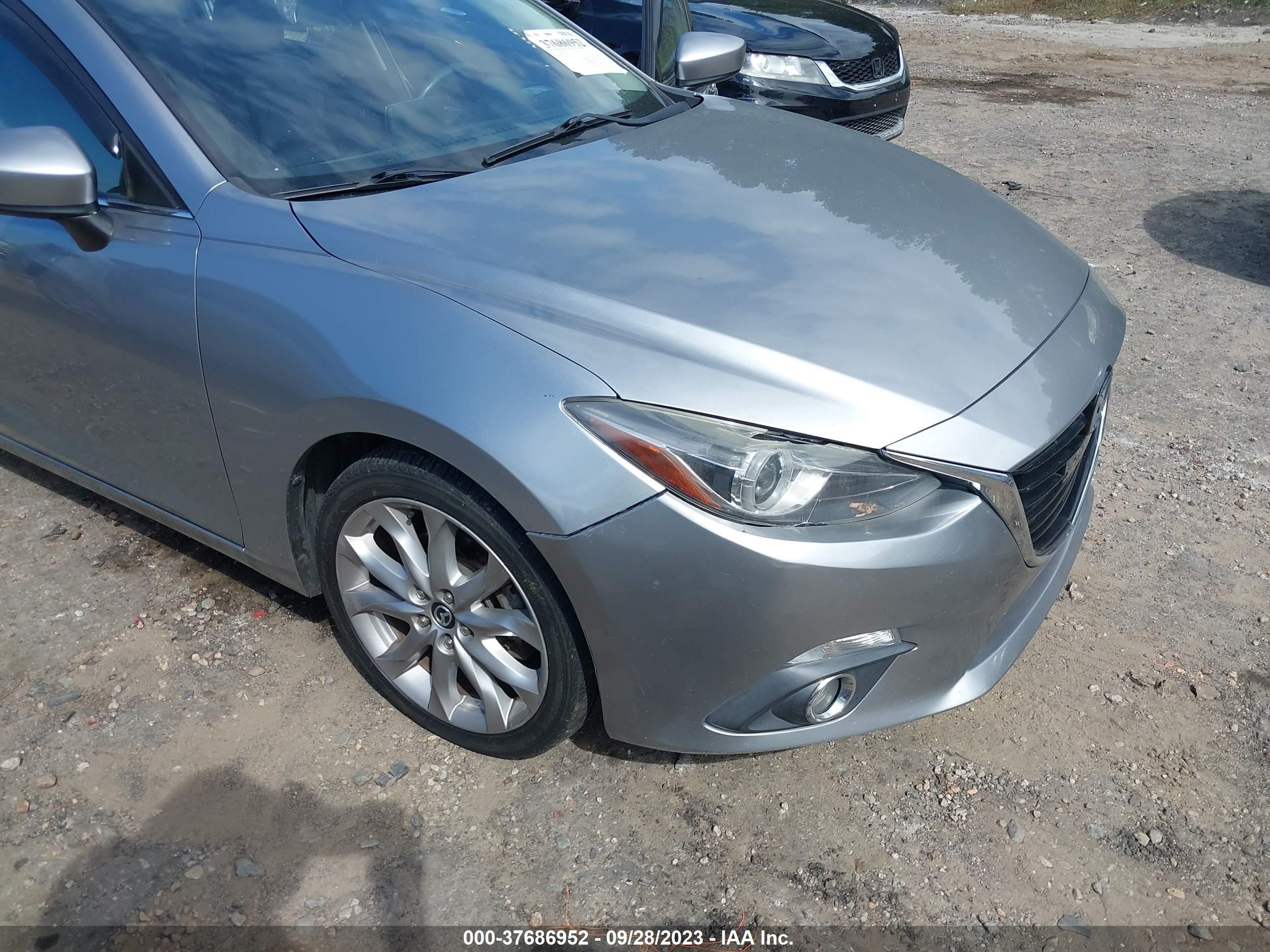 Photo 5 VIN: JM1BM1V3XE1105636 - MAZDA 3 